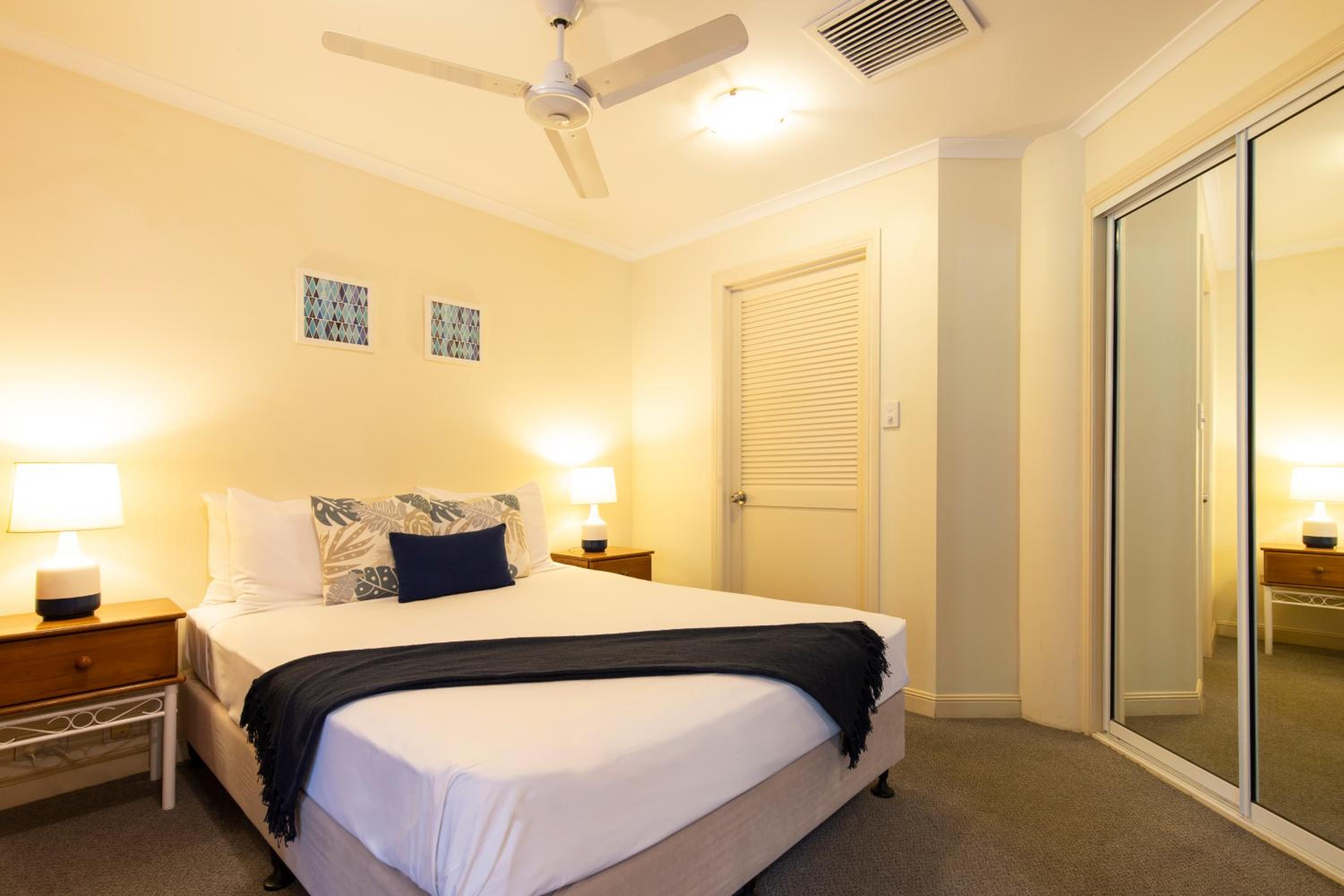 Studio Apartment photo 2