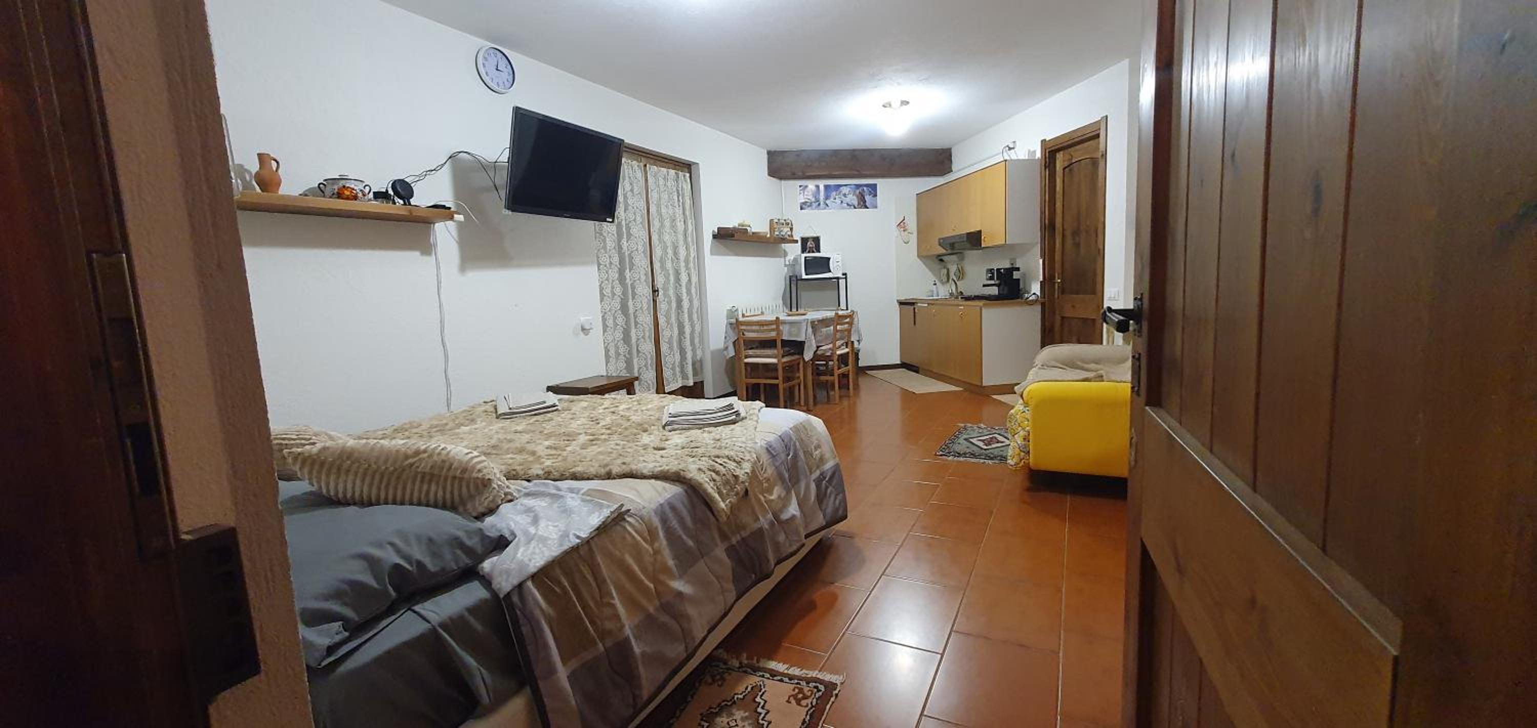 One-Bedroom Apartment