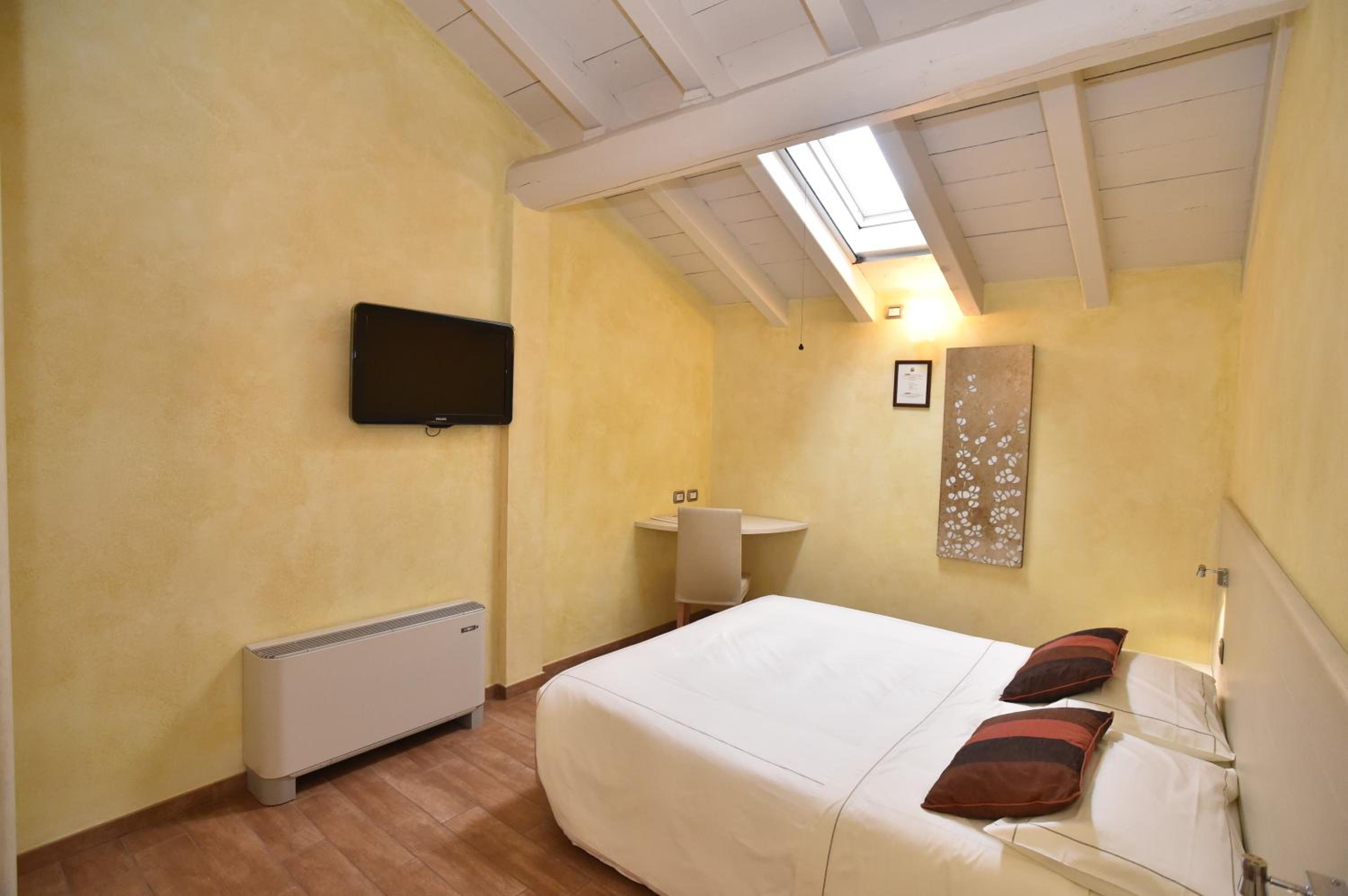 Double or Twin Room photo 2