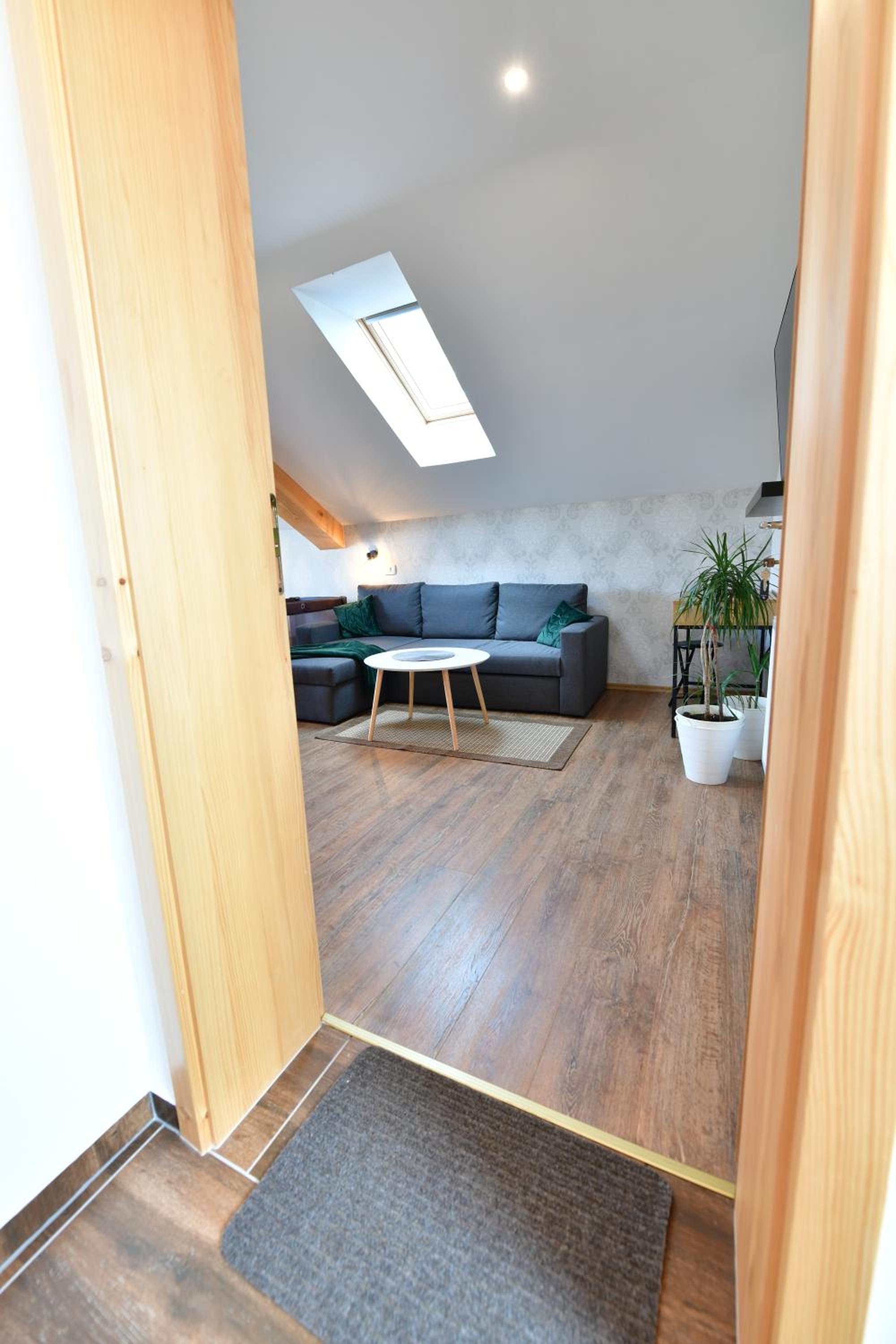 King Studio with Sofa Bed - Photo 26