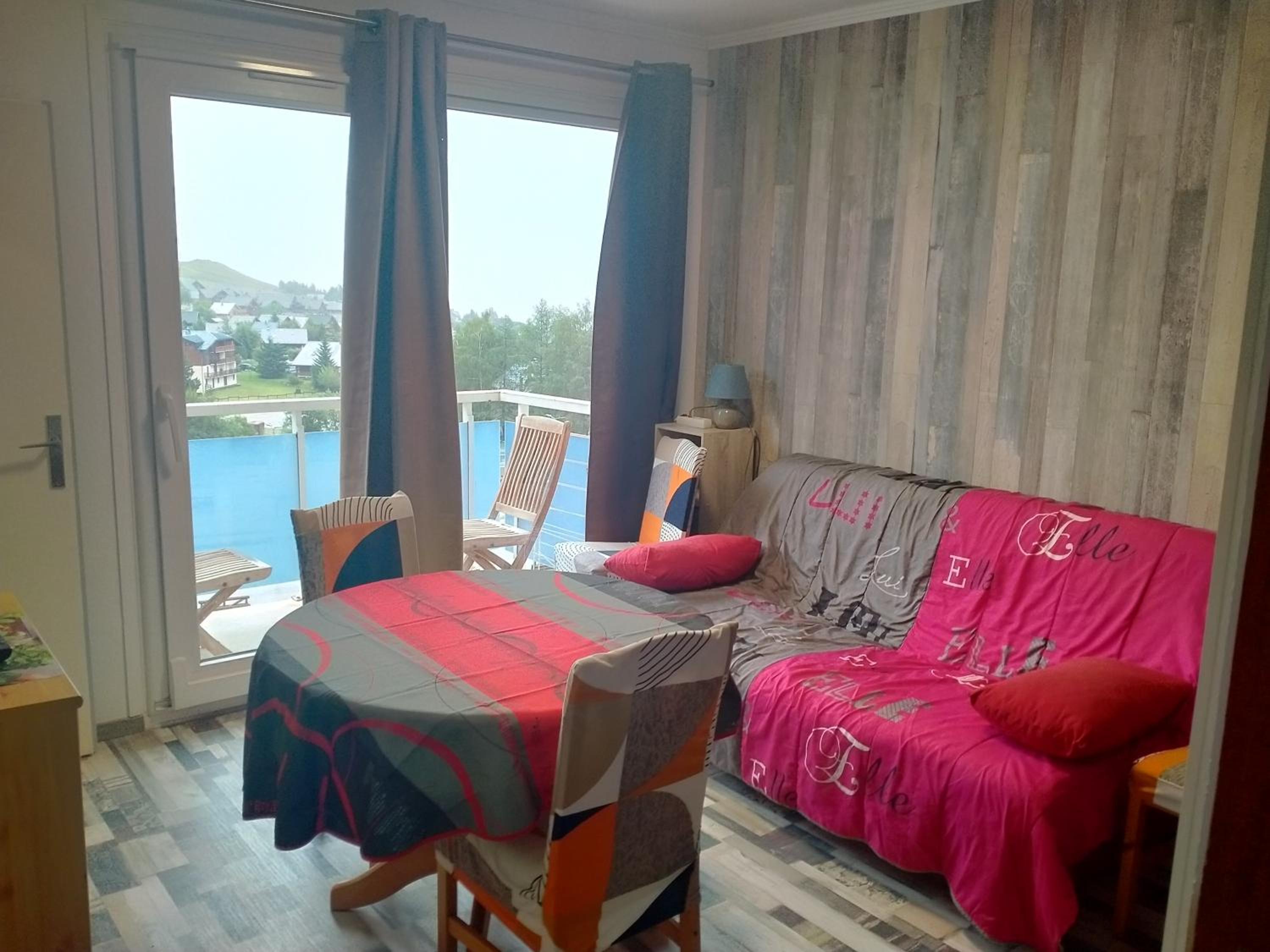Apartment with Mountain View - Photo 7