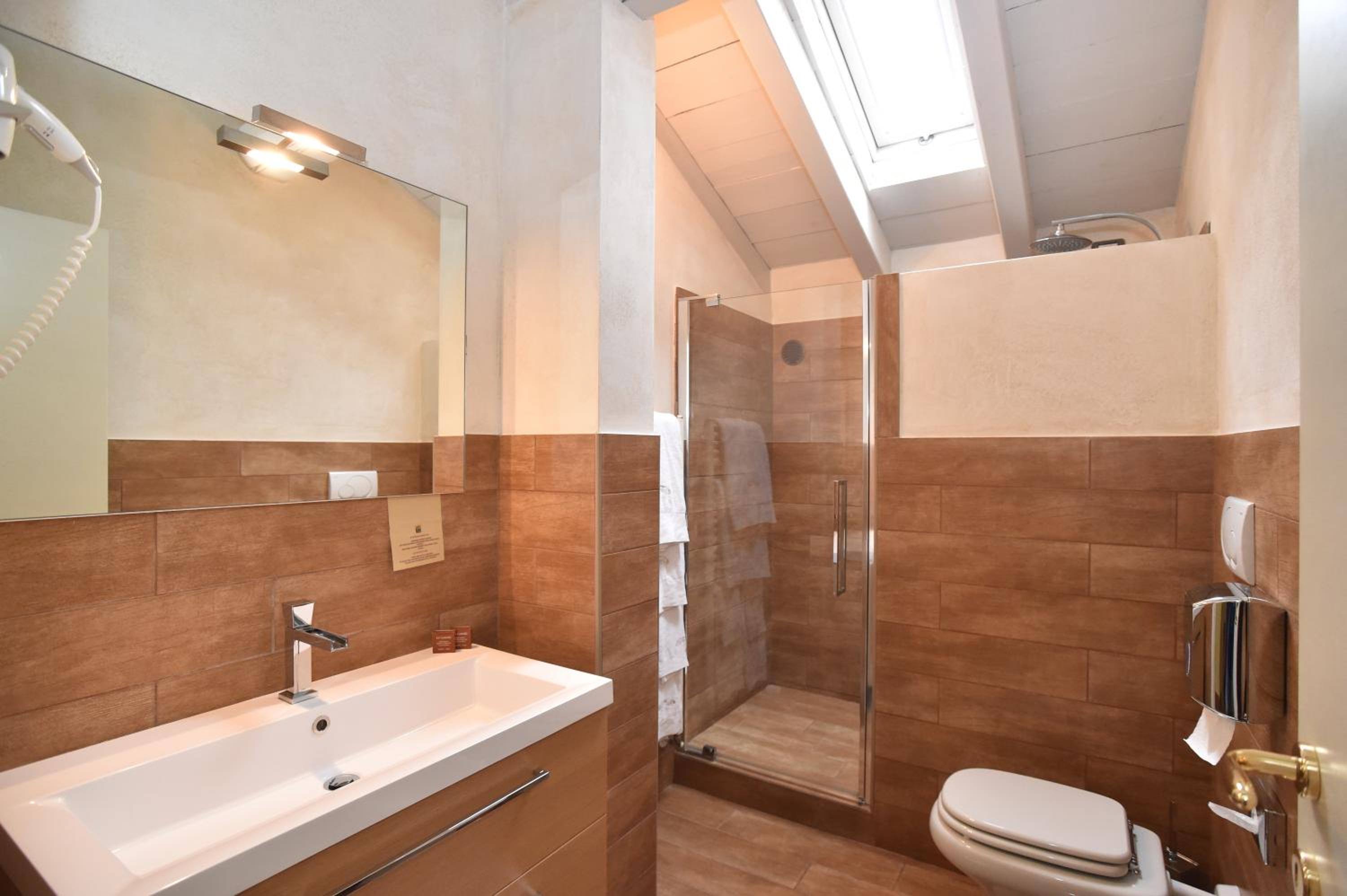 Double or Twin Room photo 3