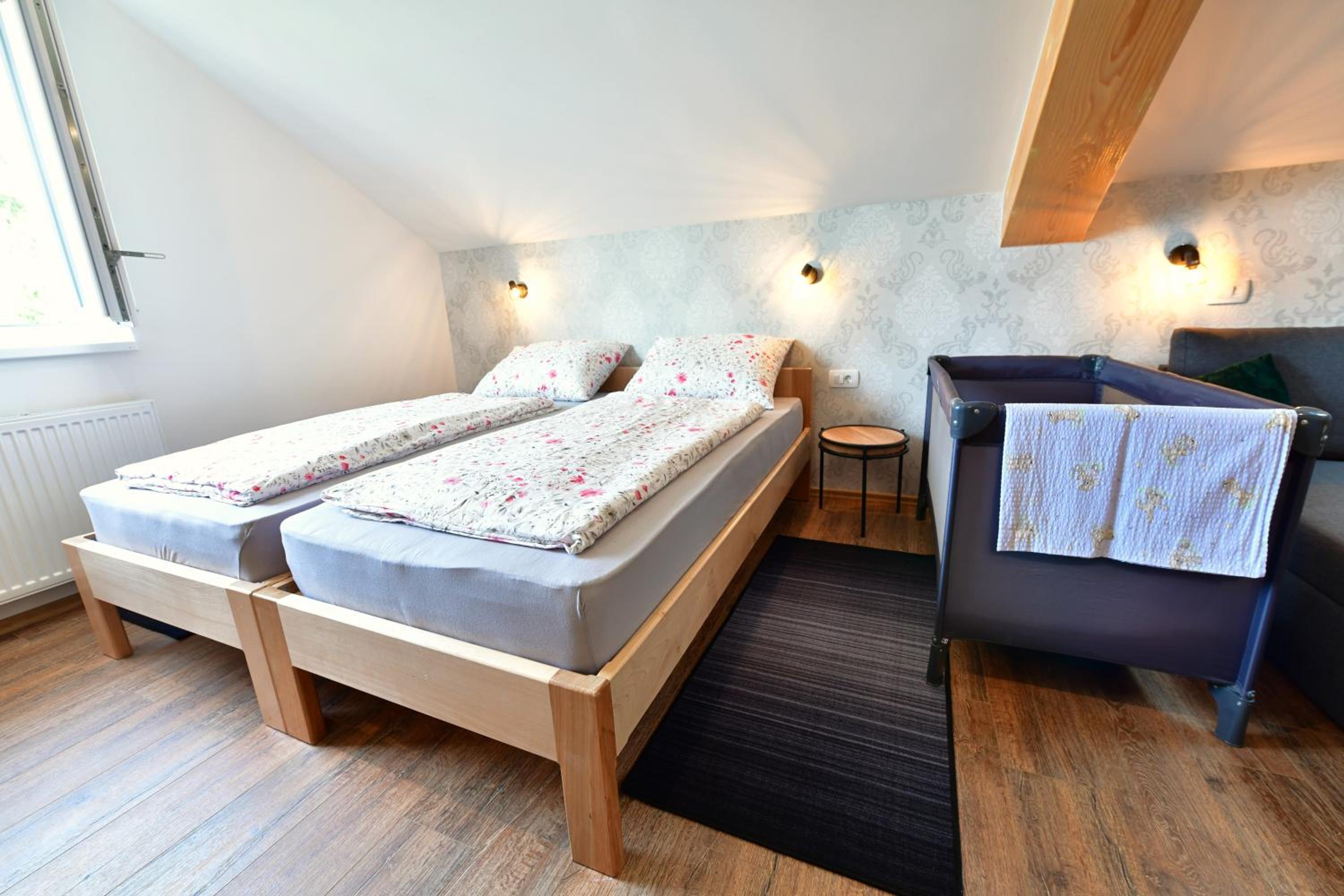 King Studio with Sofa Bed - Photo 16