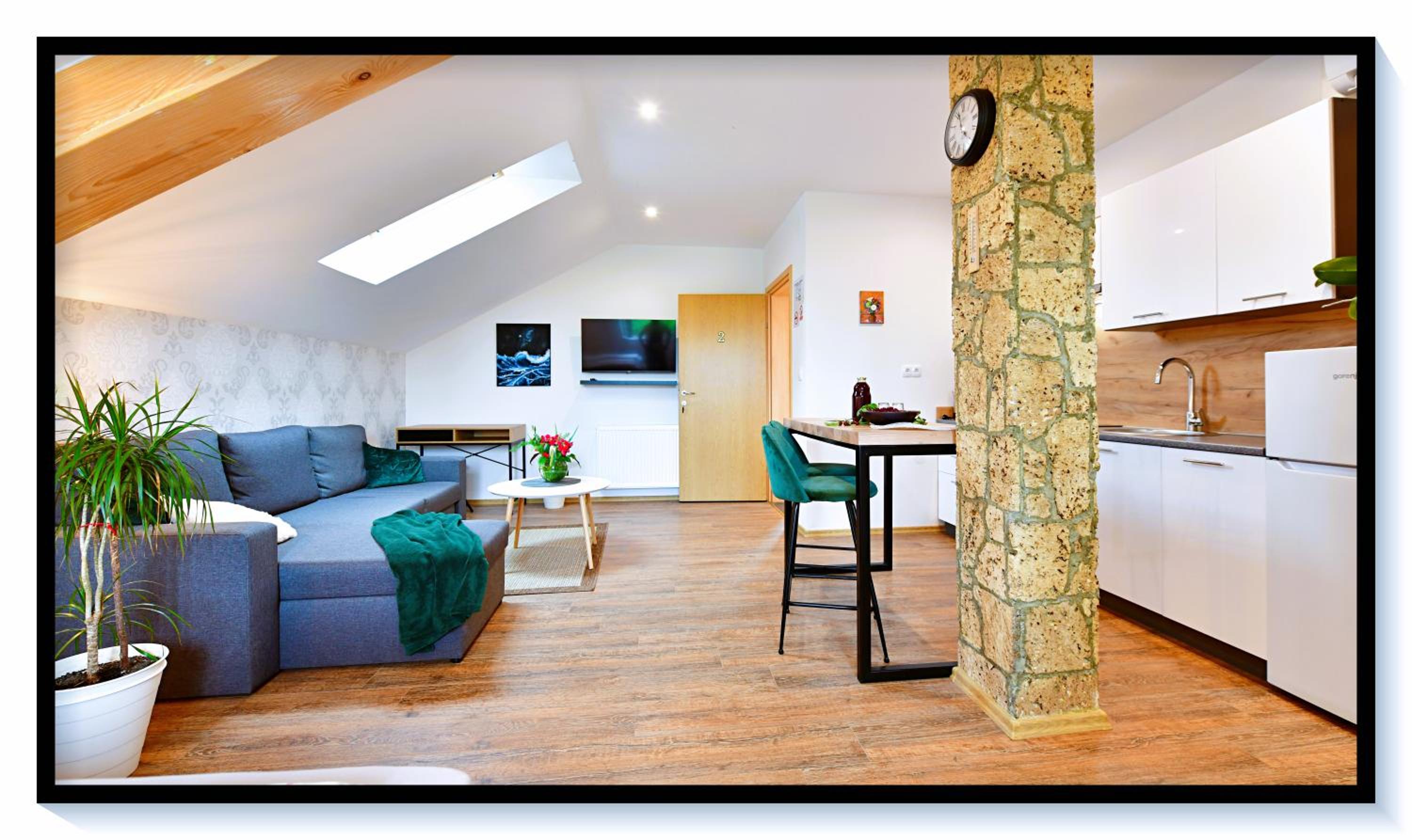 King Studio with Sofa Bed - Photo 19
