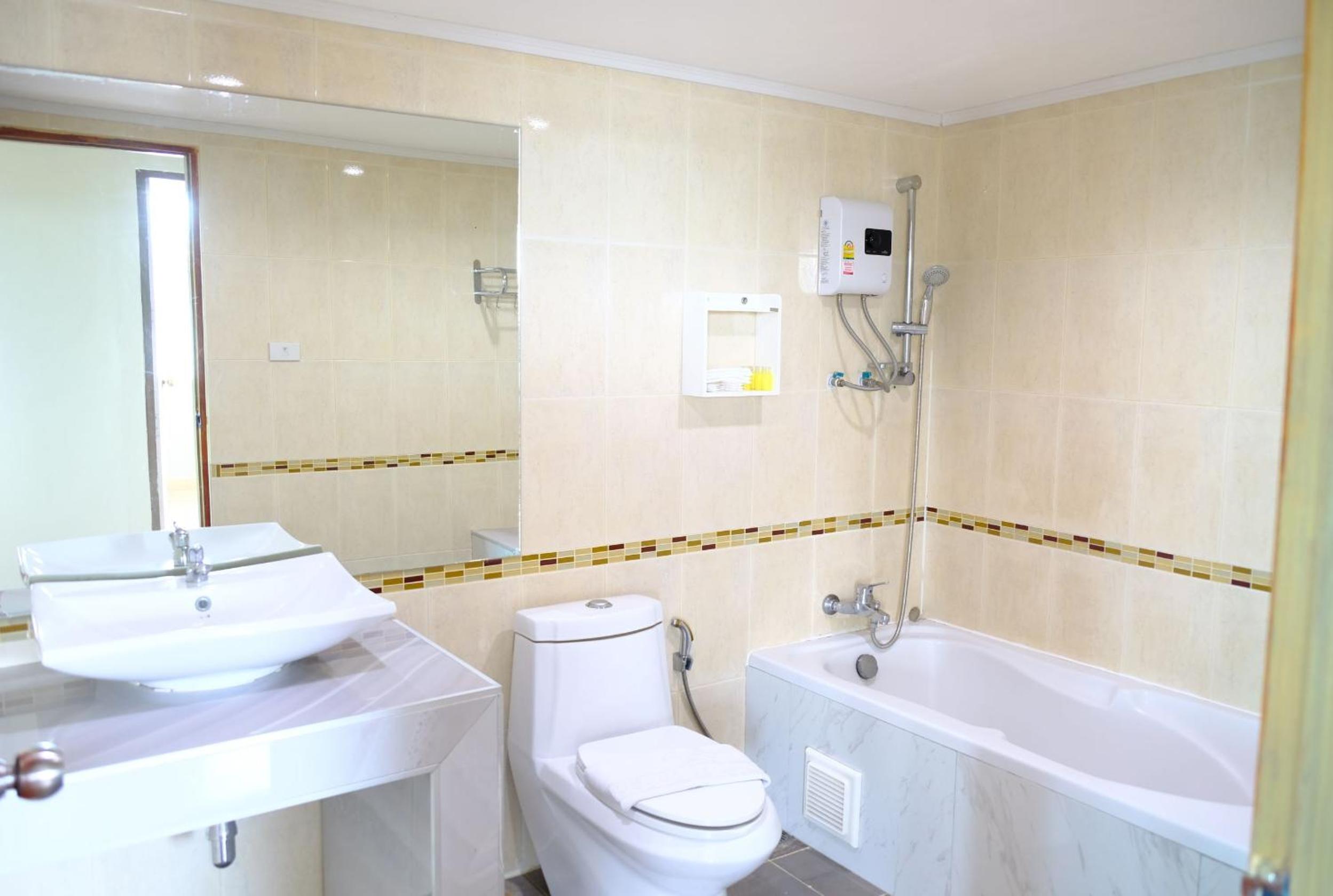 Family Suite with Sea View thumbnail 5