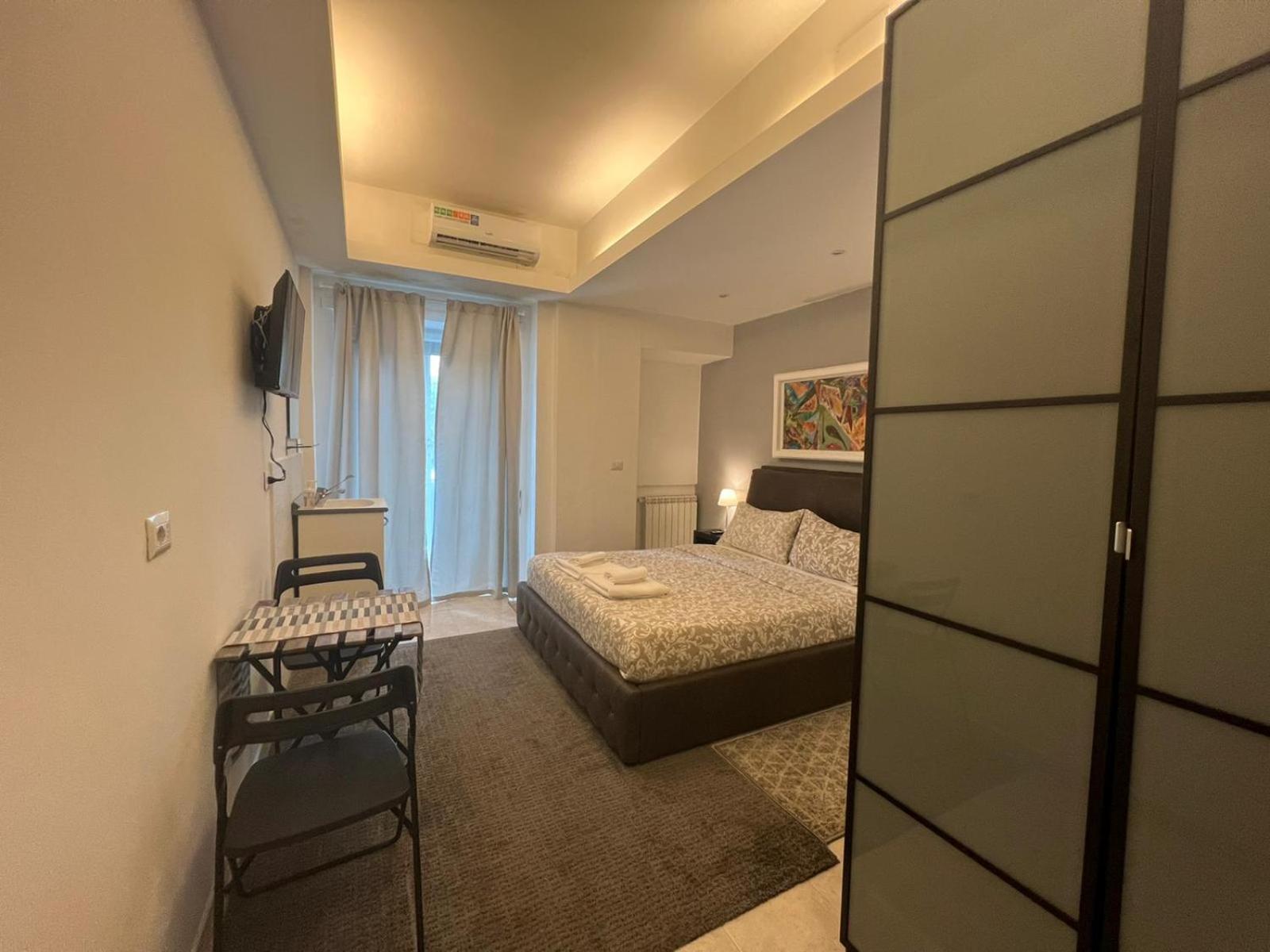 Comfort Double Room with shared bathroom