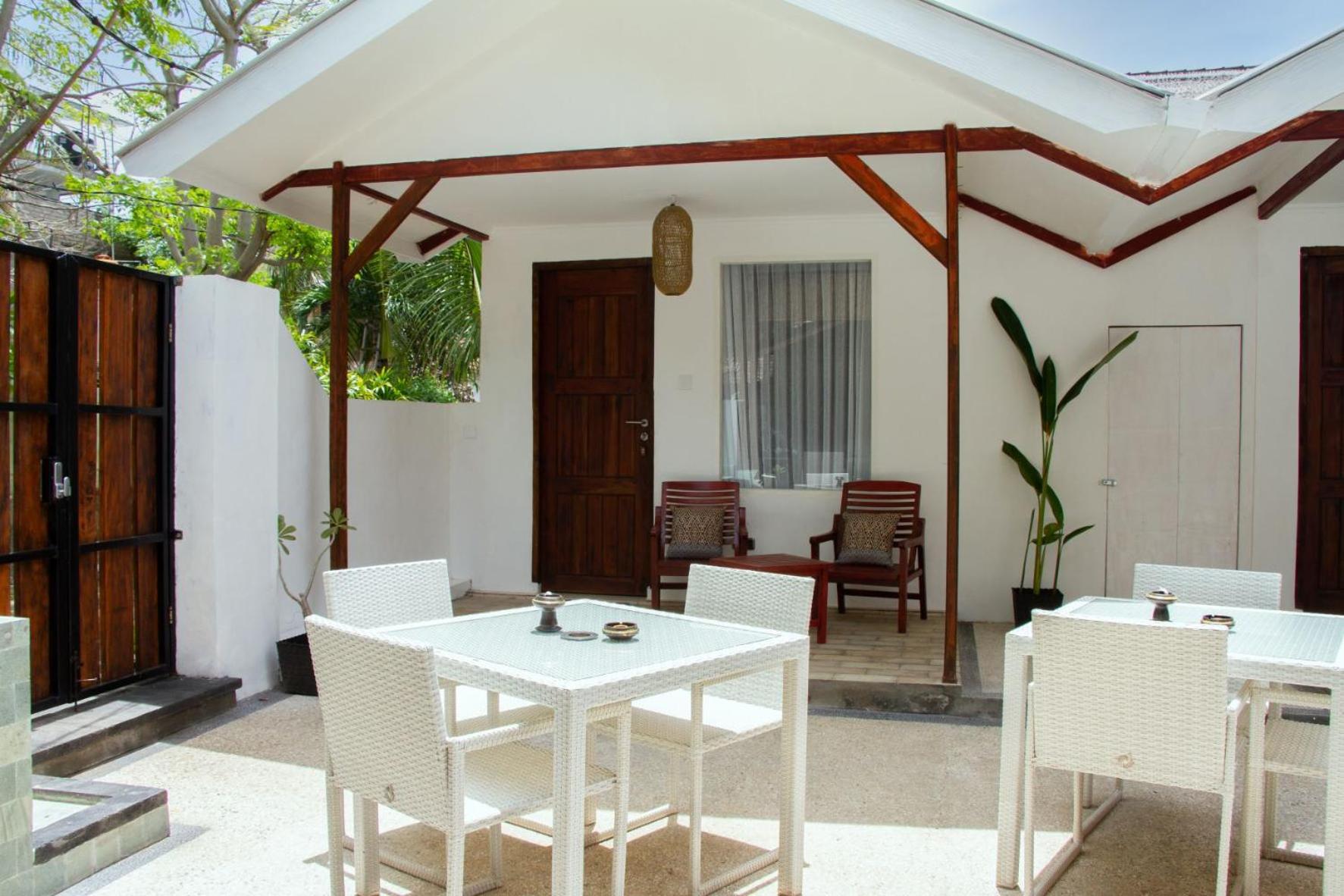 Bungalow Room - Photo 17