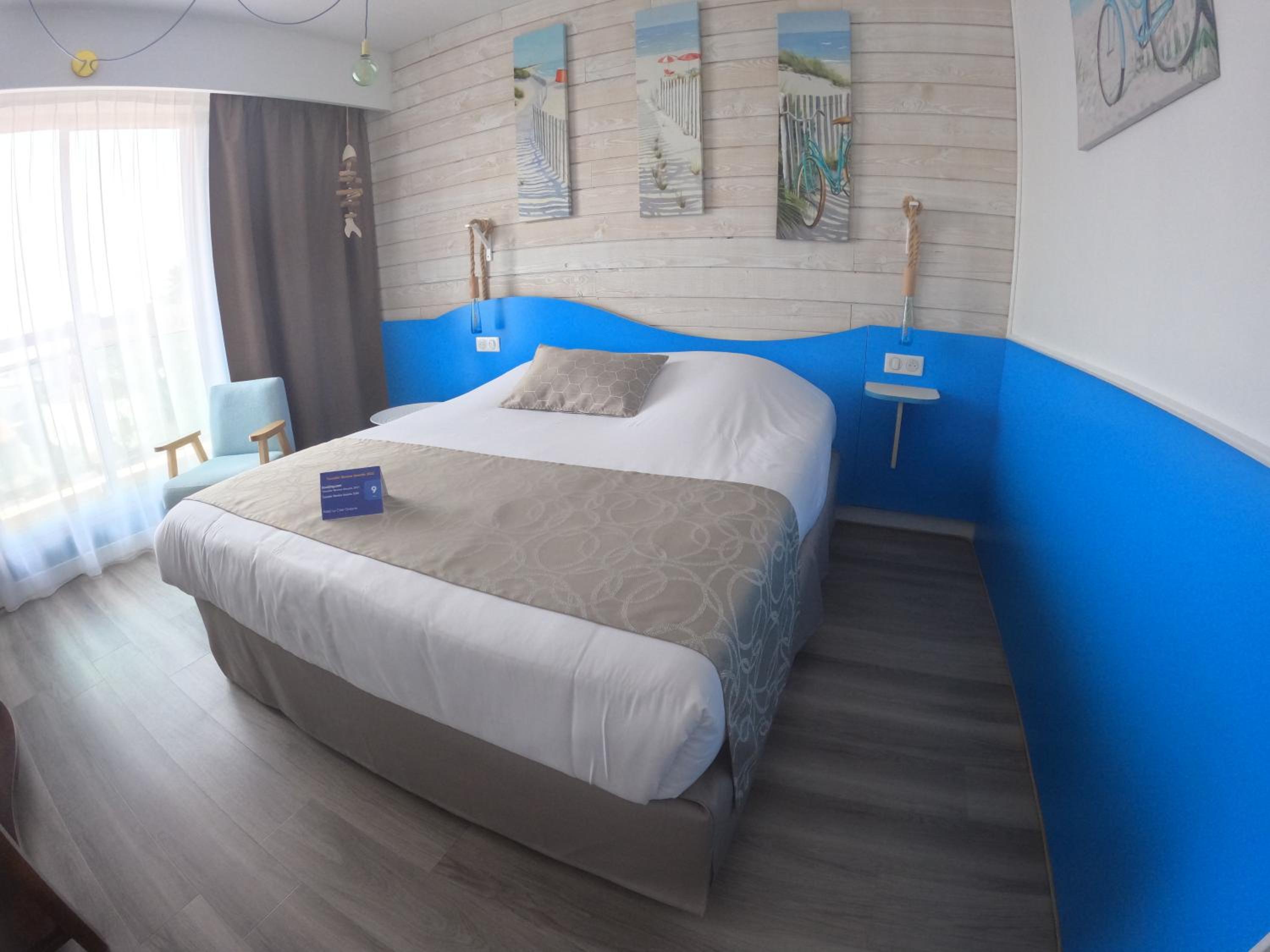 Comfort Room with Balcony - Photo 2