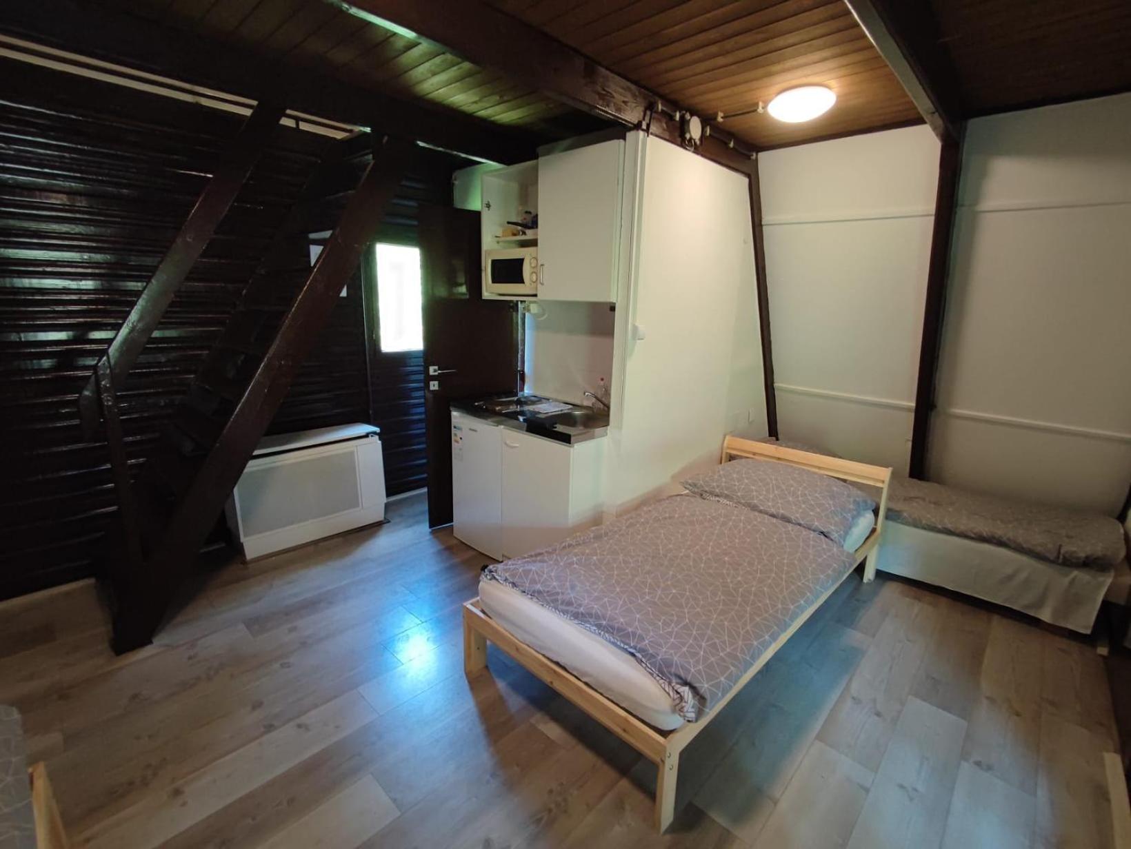 Apartment with Mountain View - Photo 12