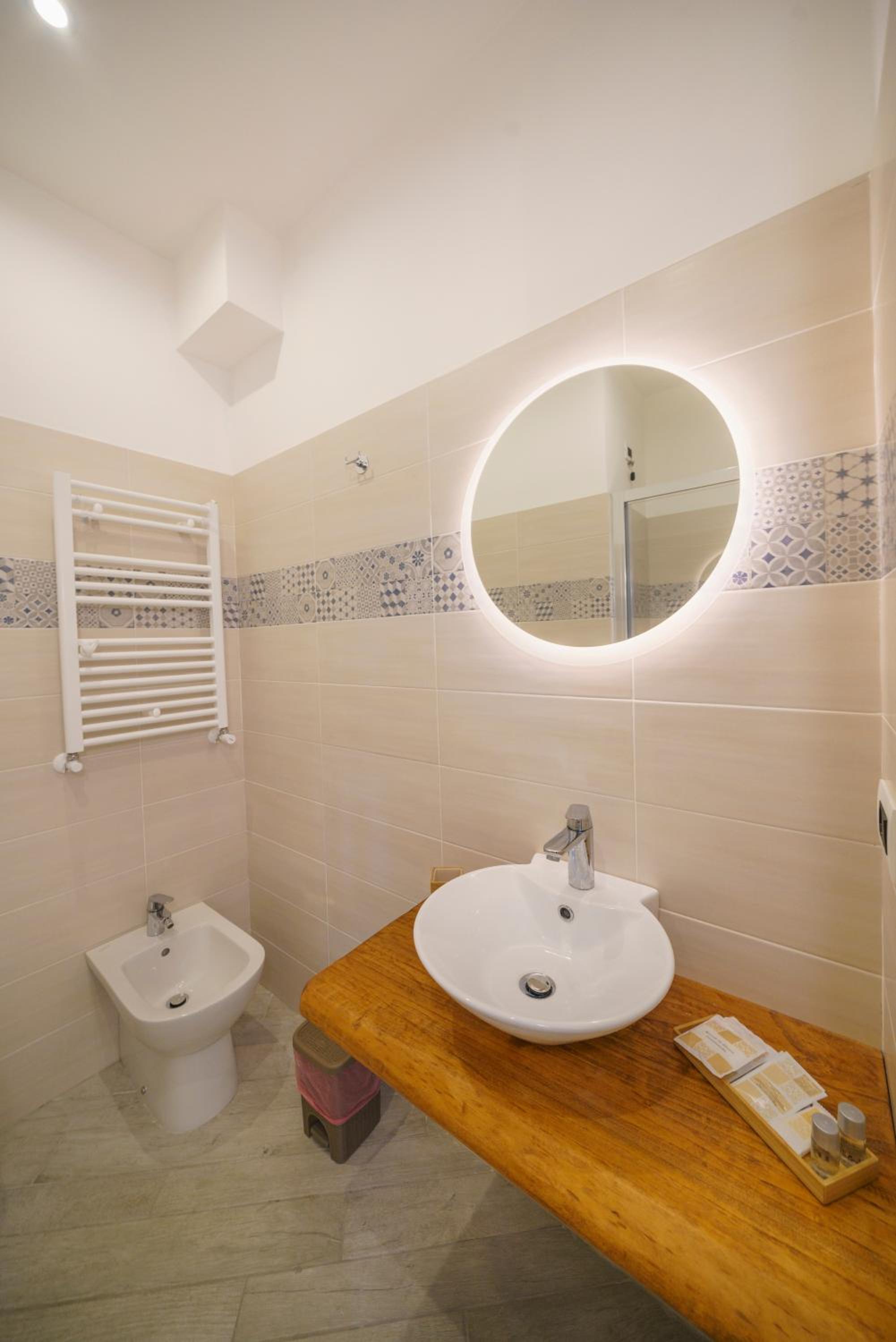 Double or Twin Room - Photo 3