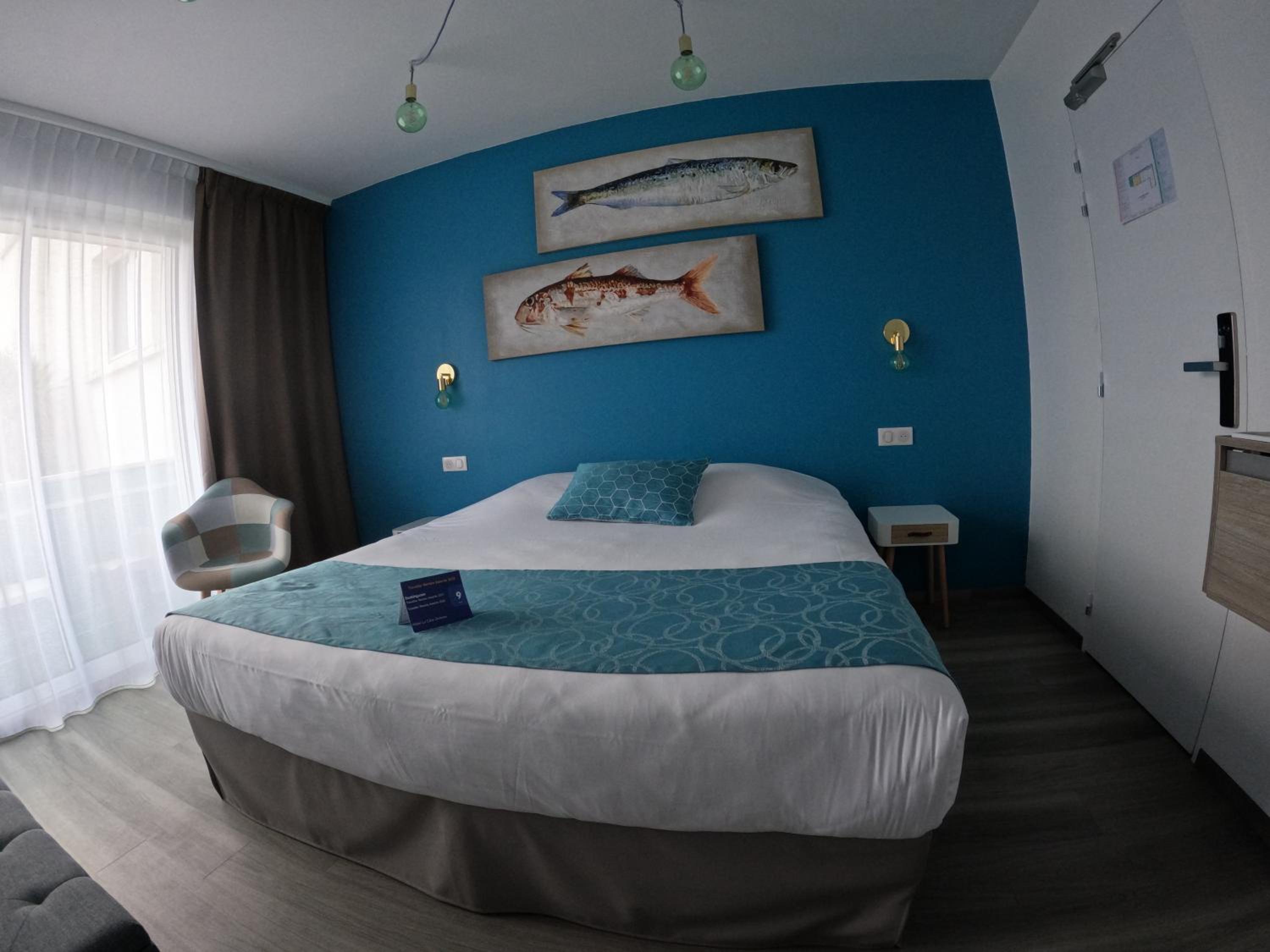 Communicating Superior Quadruple Room 