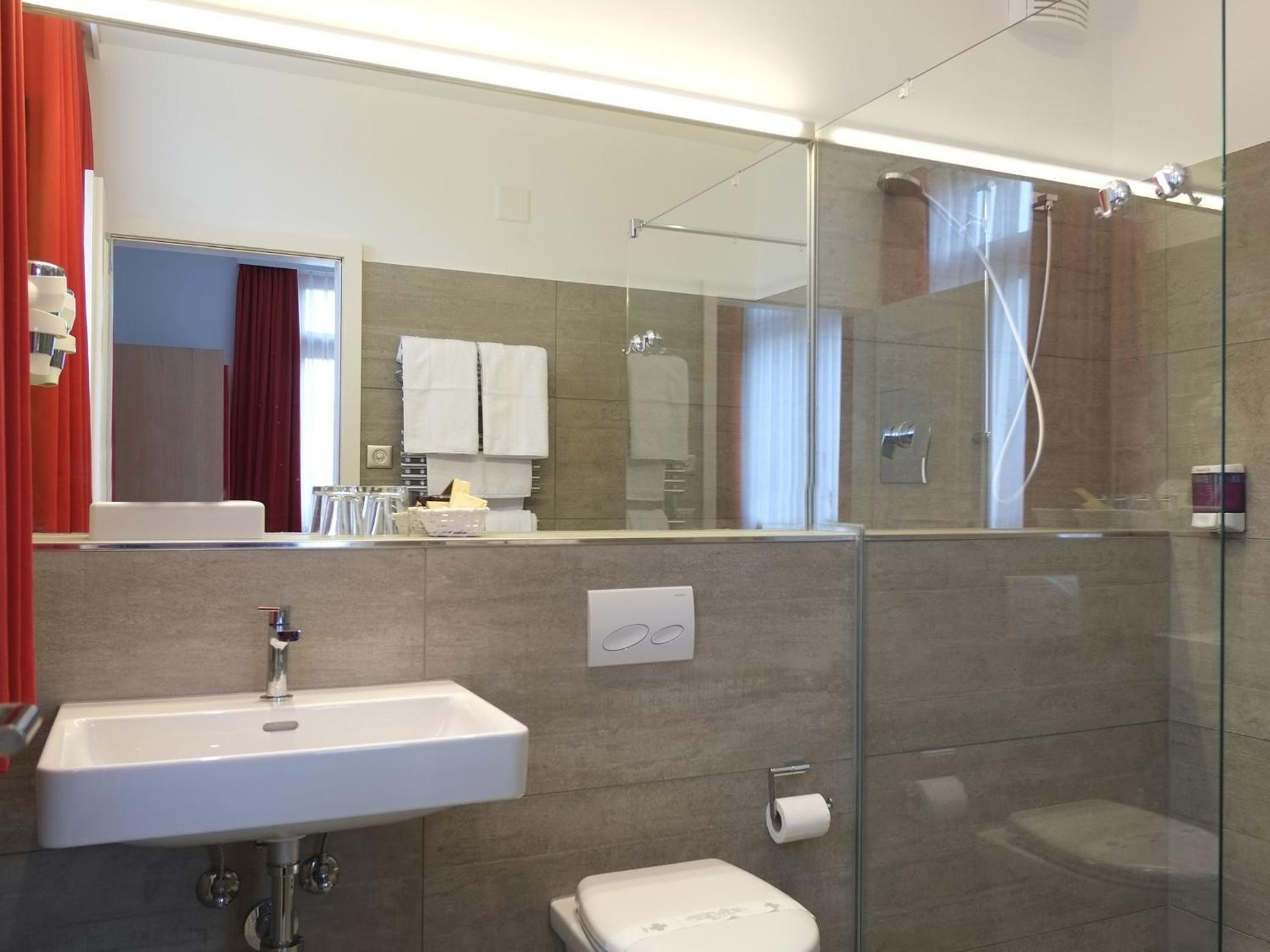 Twin Room - Photo 4