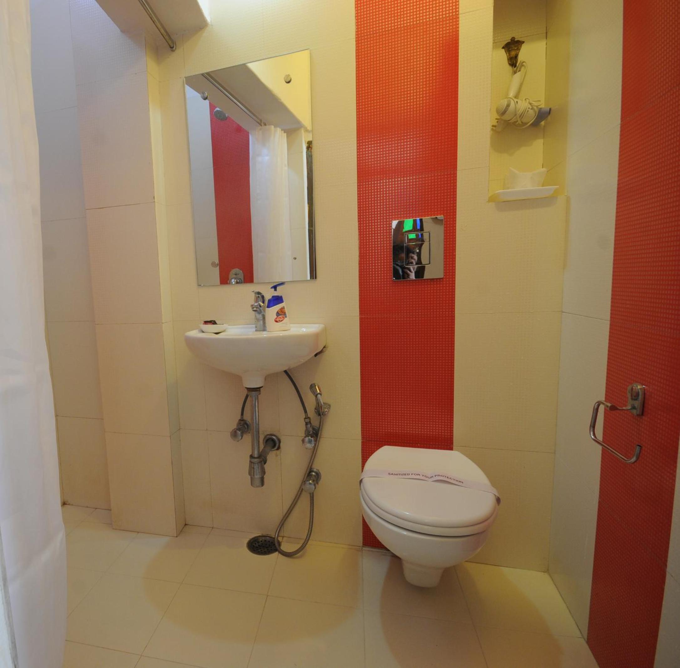 Junior Suite with Balcony - Photo 2