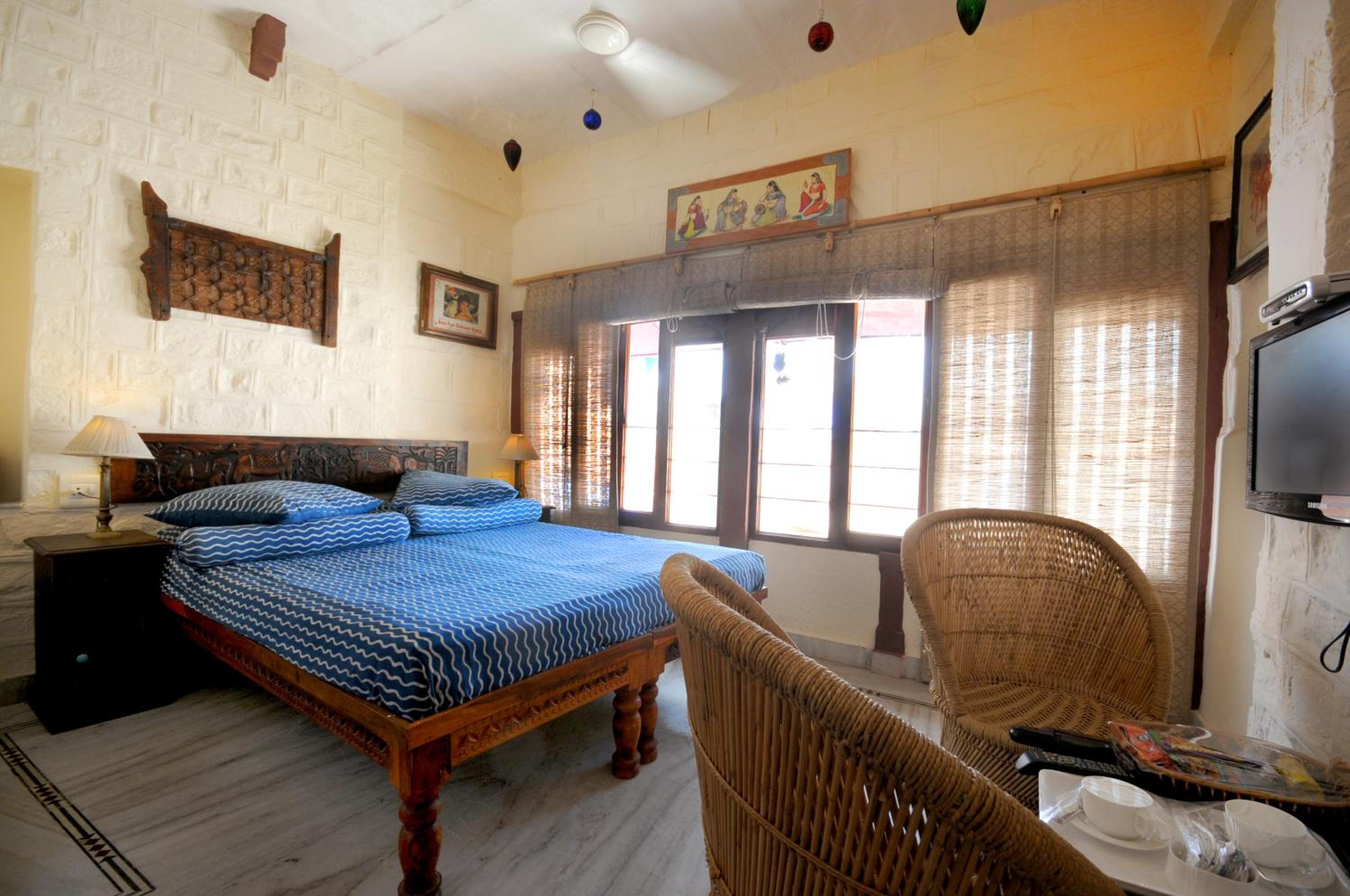 Junior Suite with Balcony - Photo 7