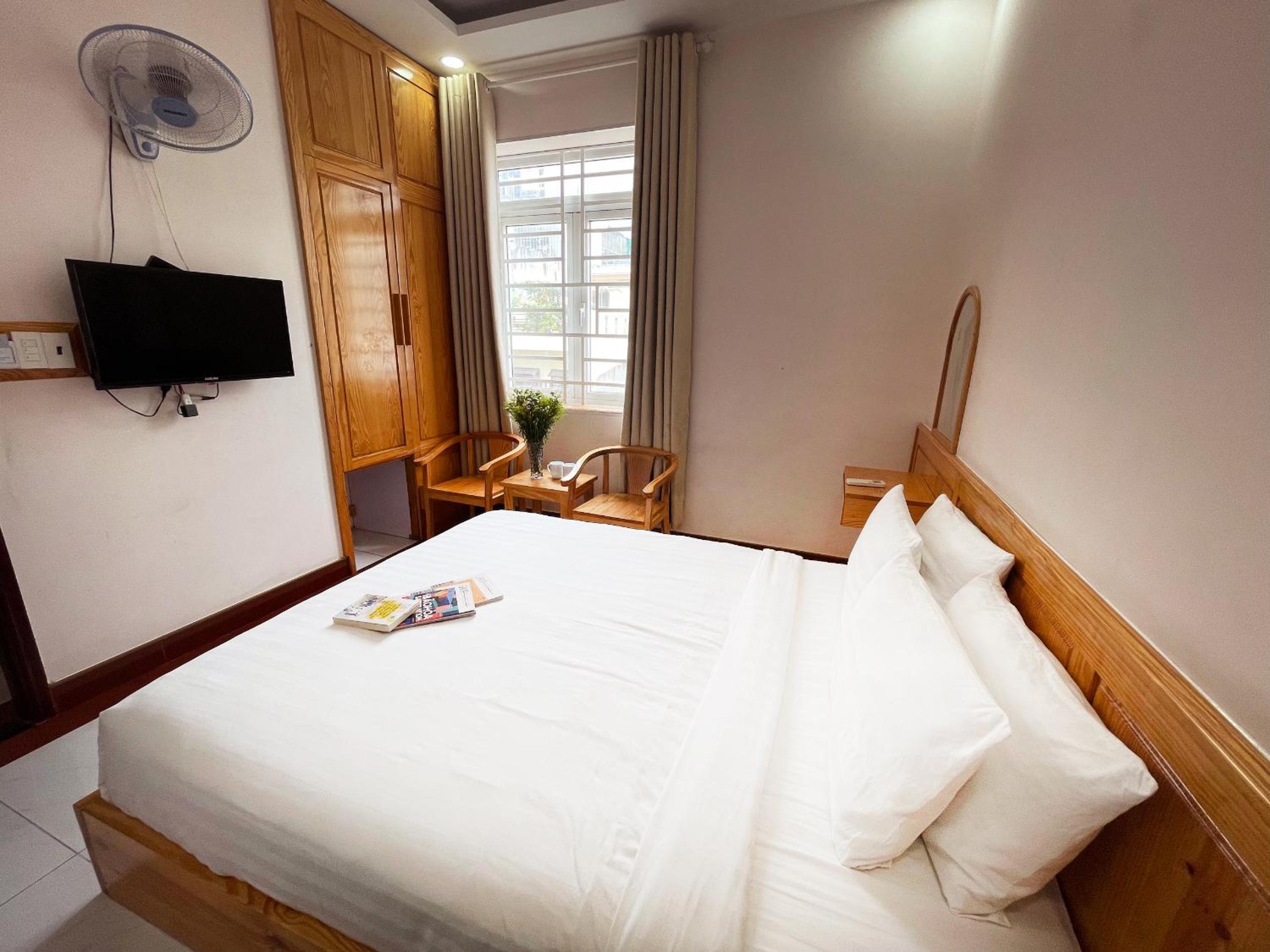 Deluxe Double Room with Shower