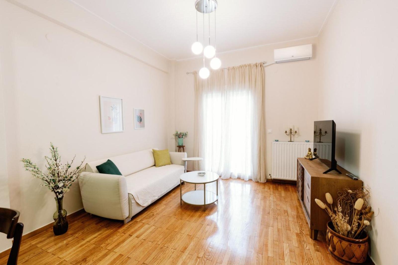 One-Bedroom Apartment - Photo 4