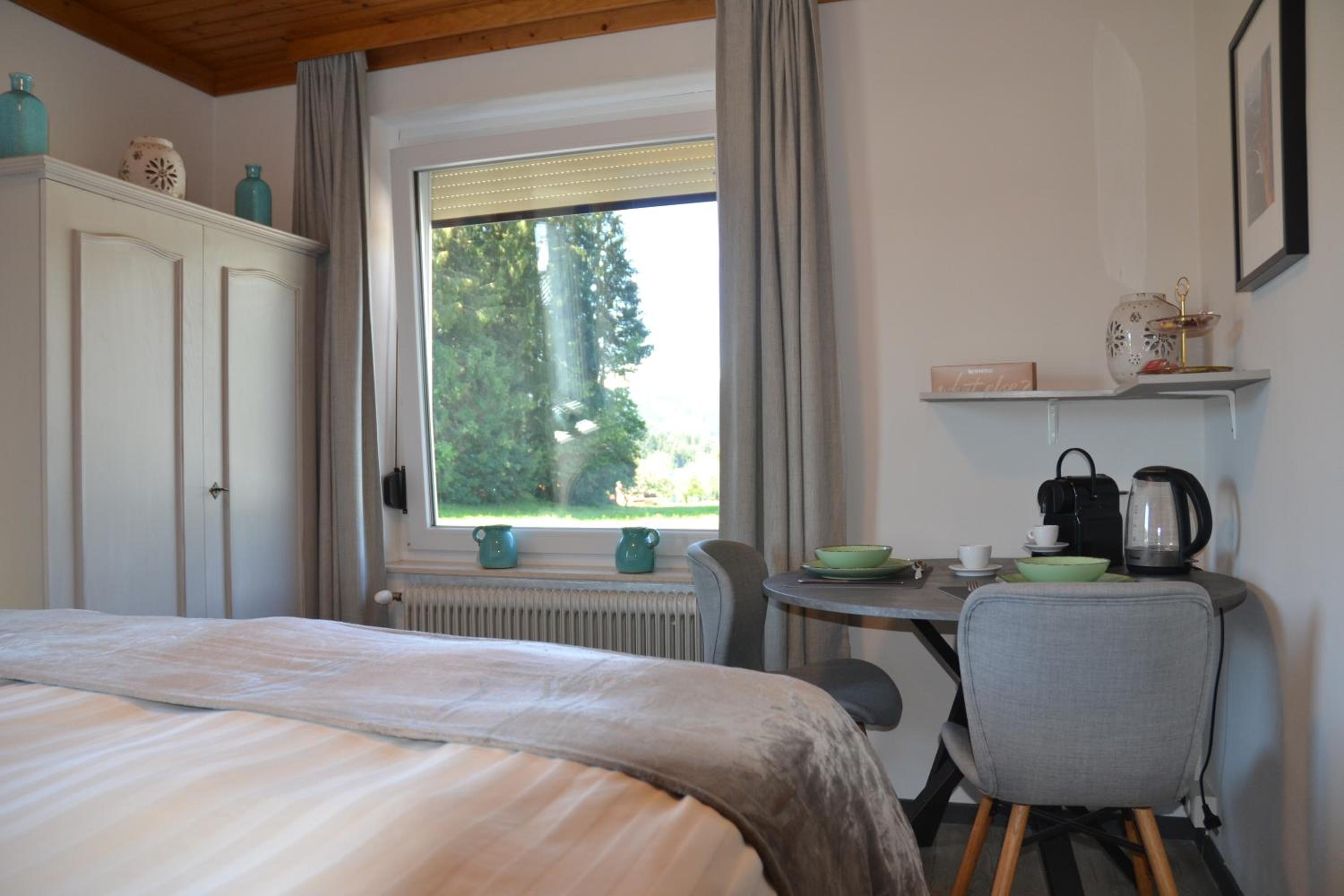 Deluxe Double Room - Photo 10