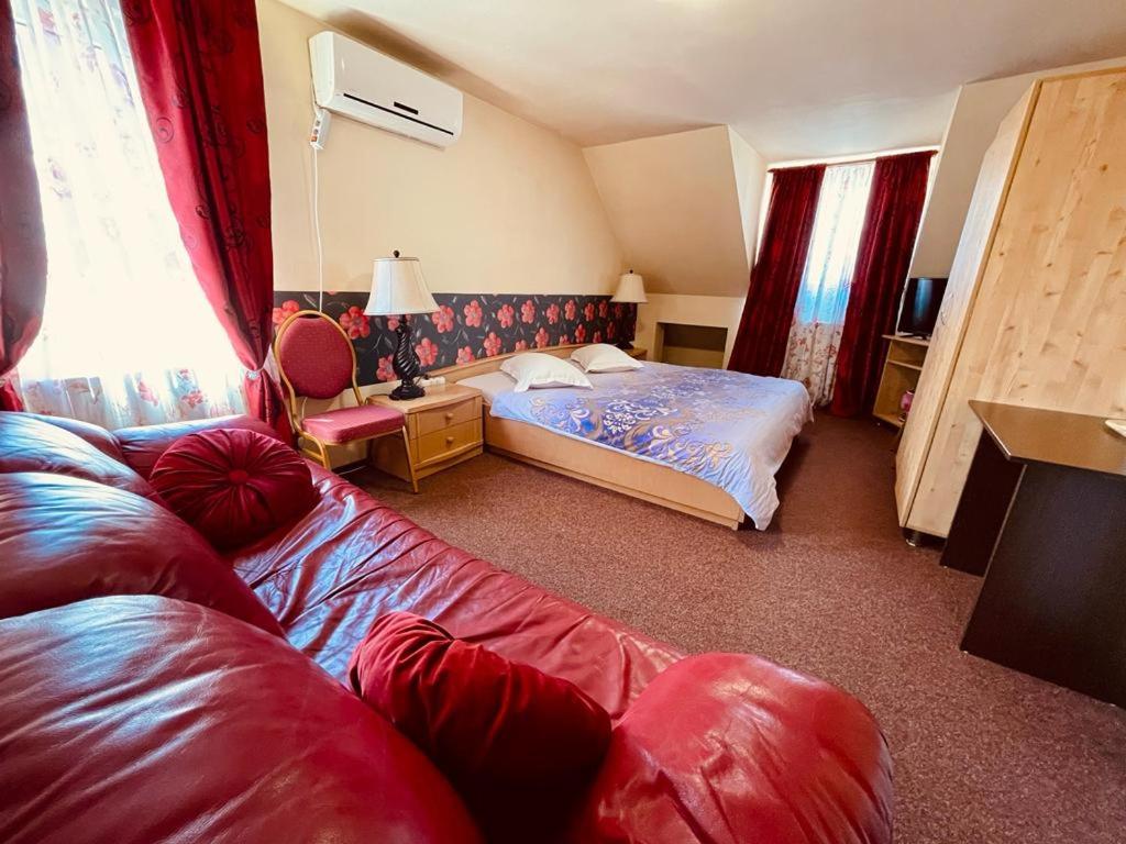 Double Room - Photo 2