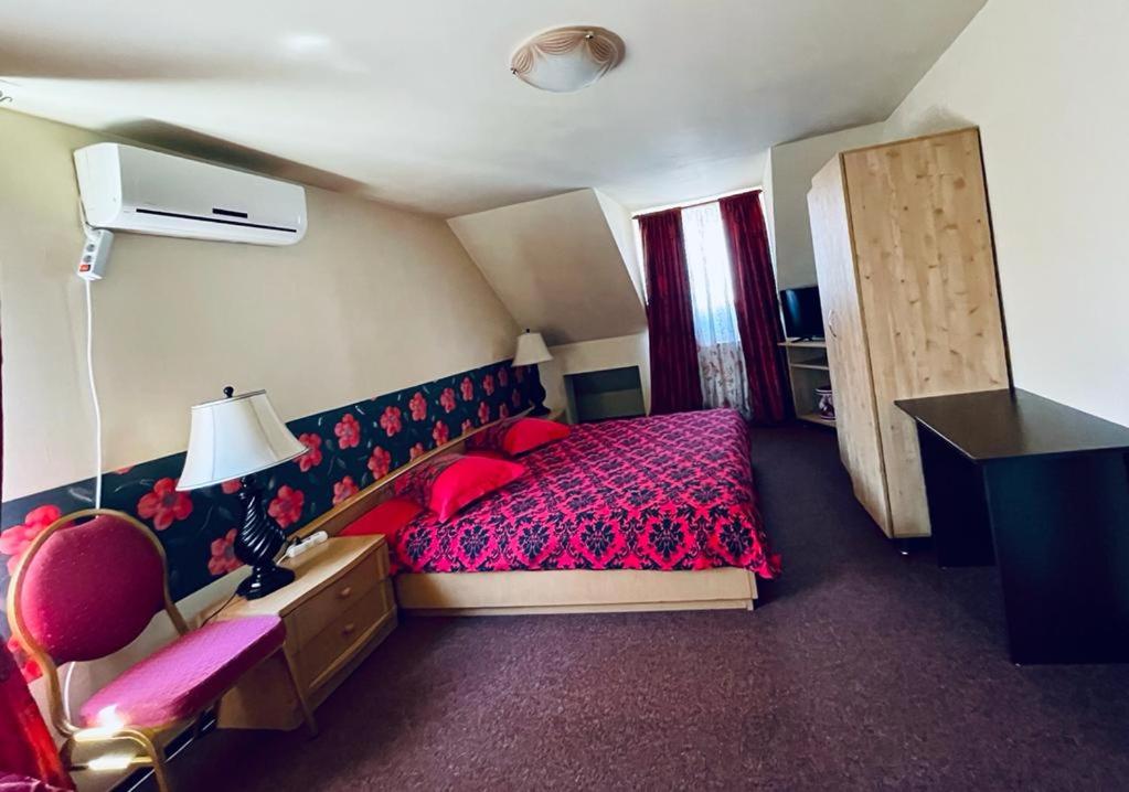 Double Room - Photo 10