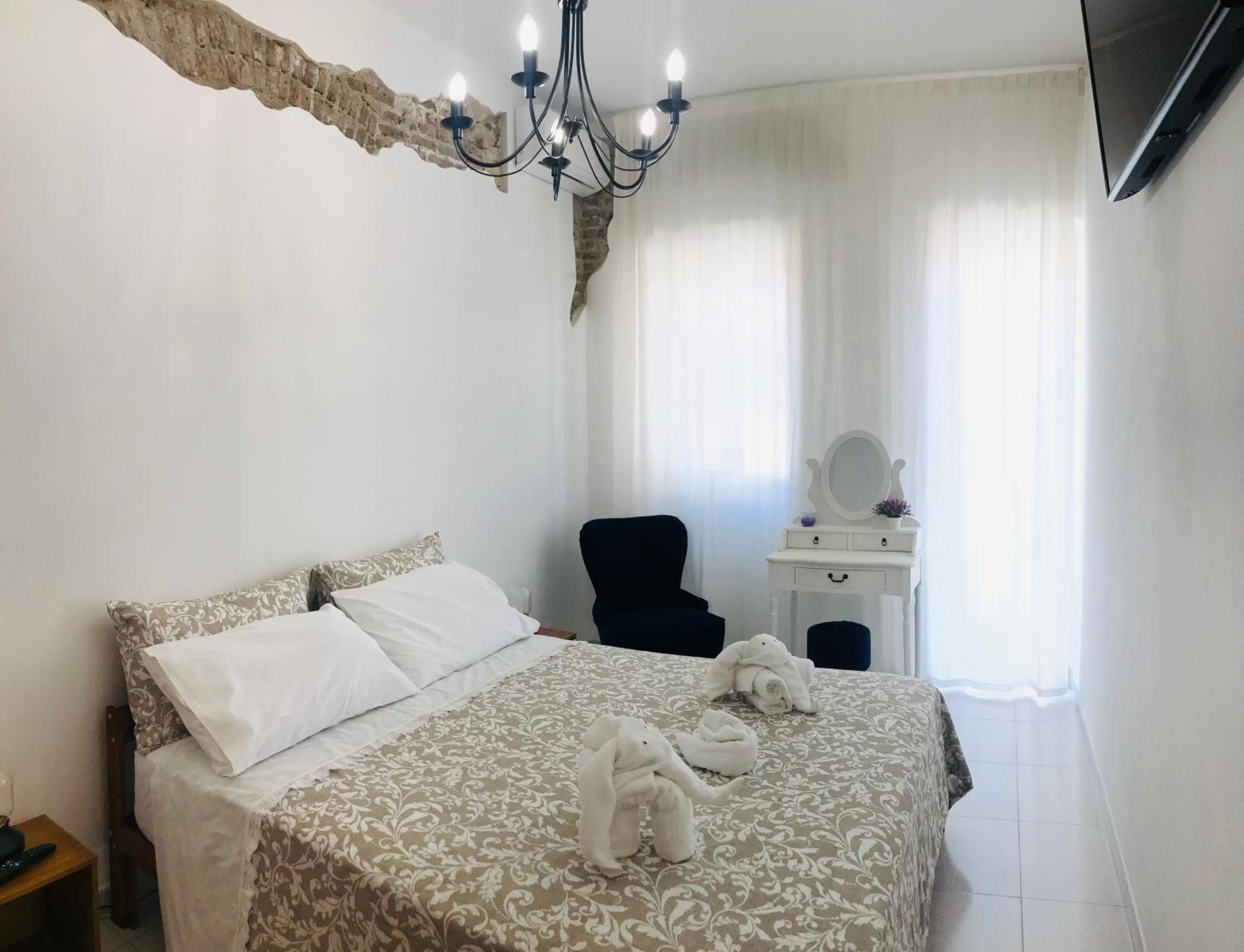 Double Room With Extra Bed photo 1