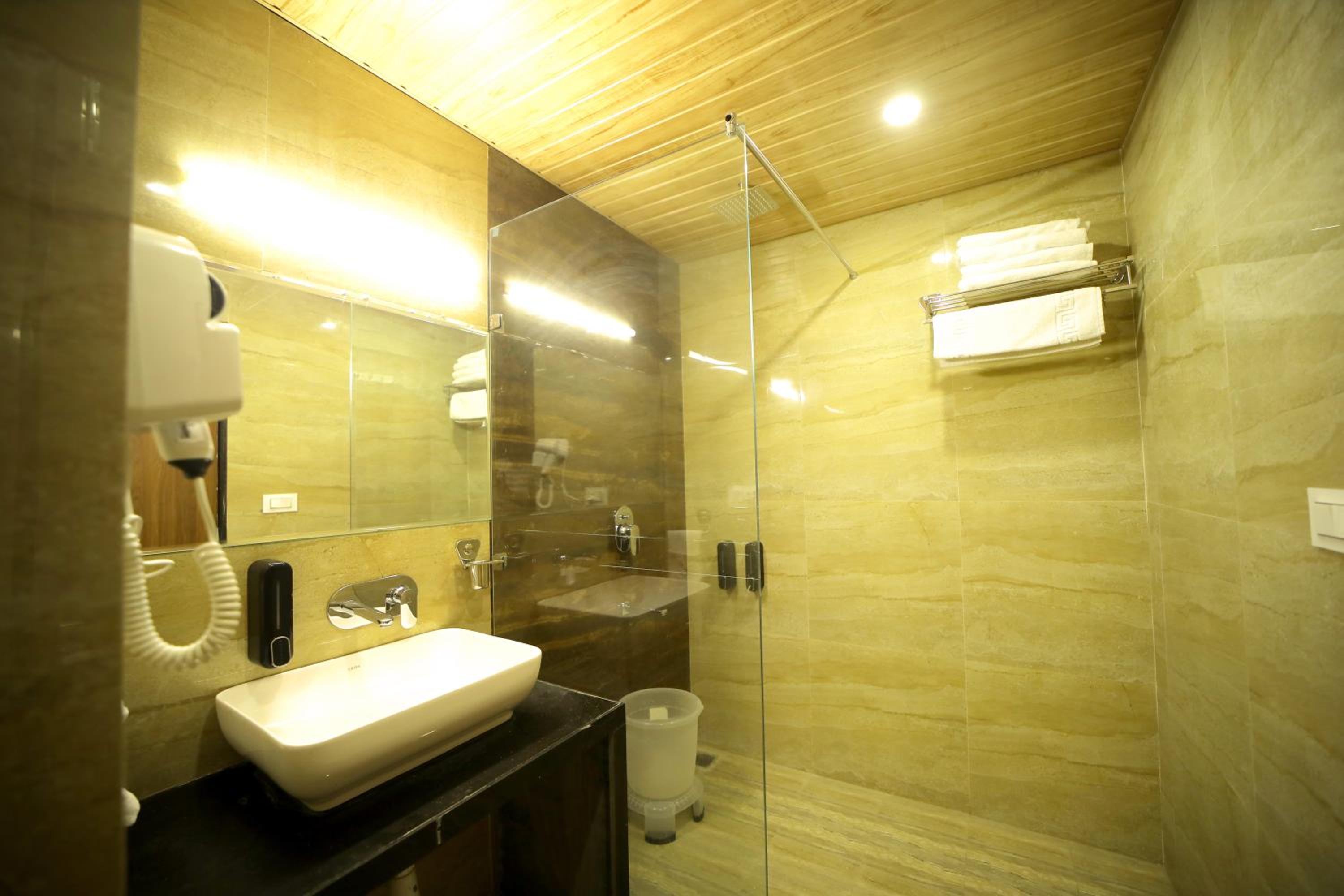 Deluxe Double Room - Photo 17