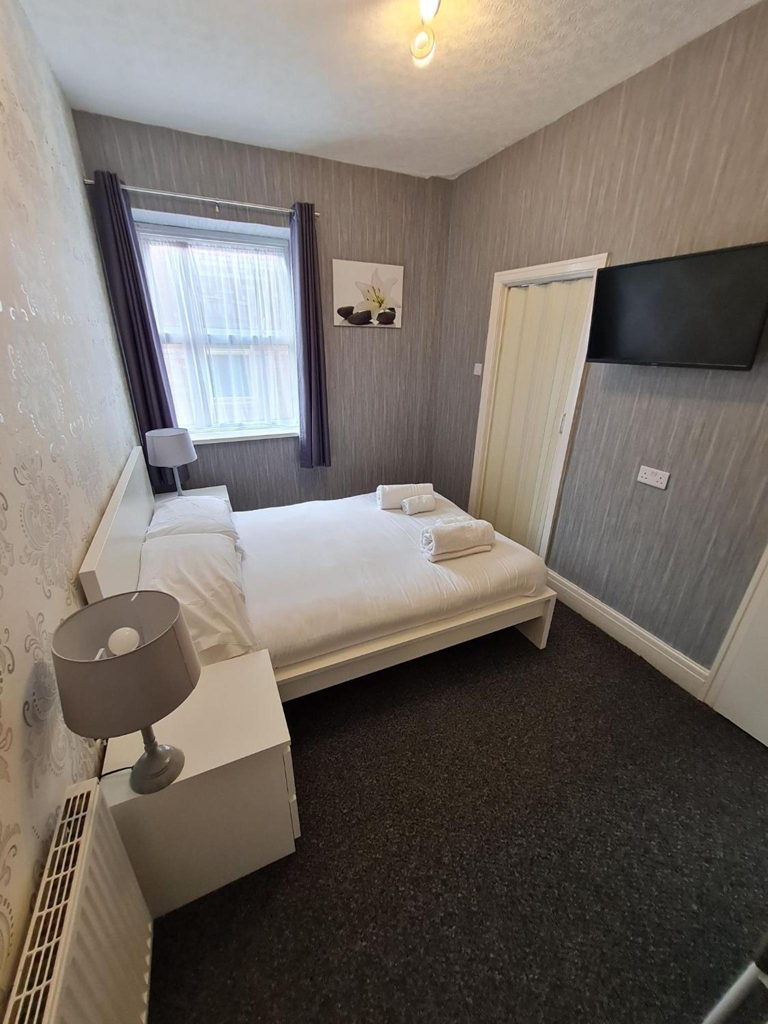 Double Room - Photo 15