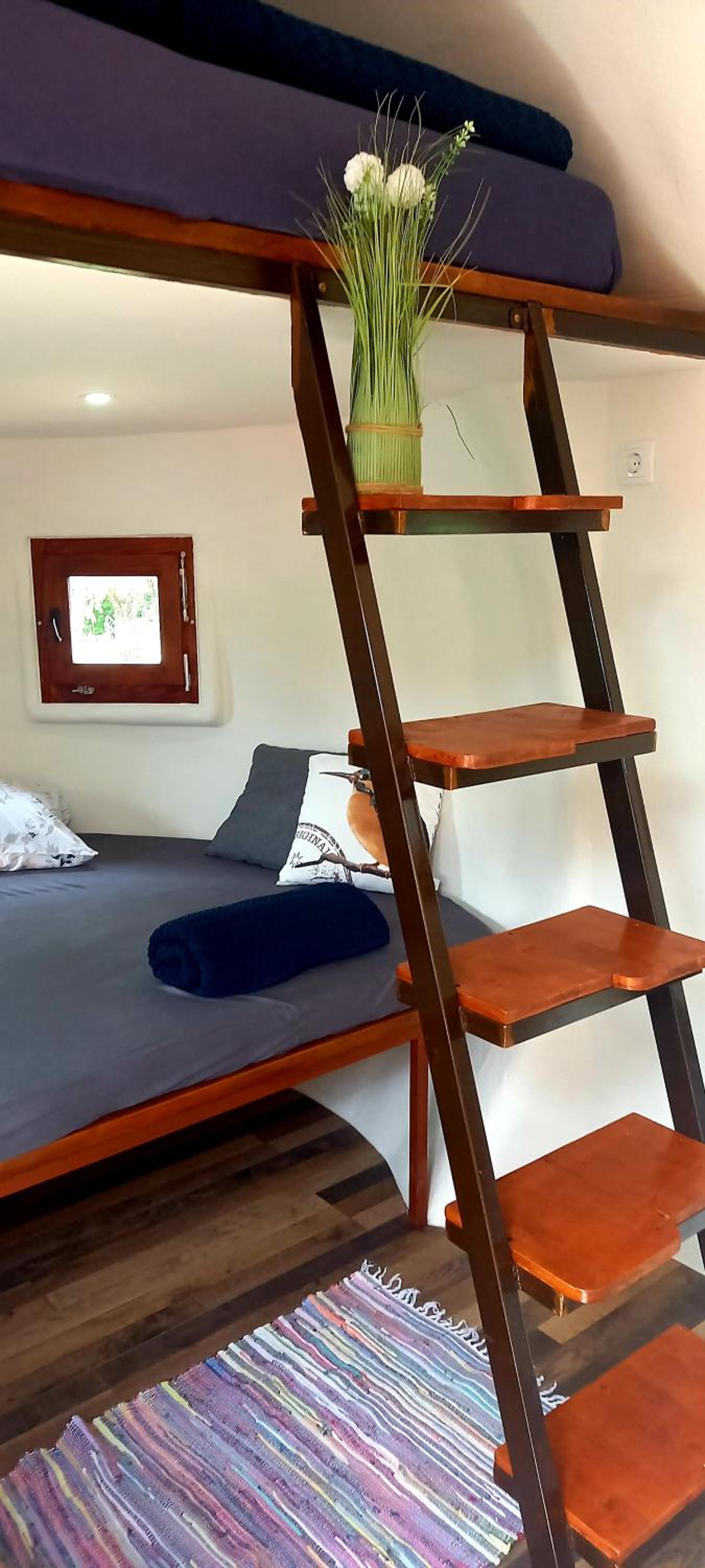 Mobile Home - Photo 17