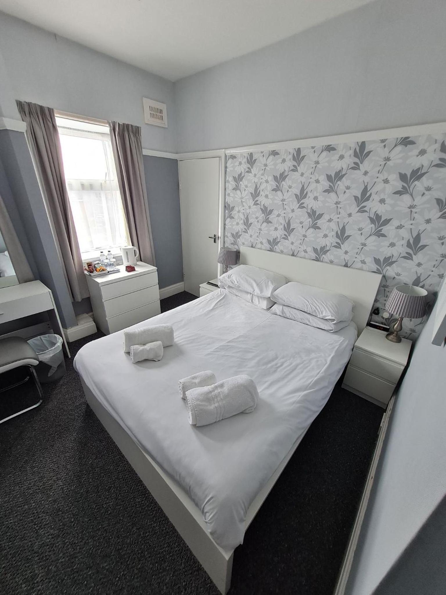 Double Room - Photo 3