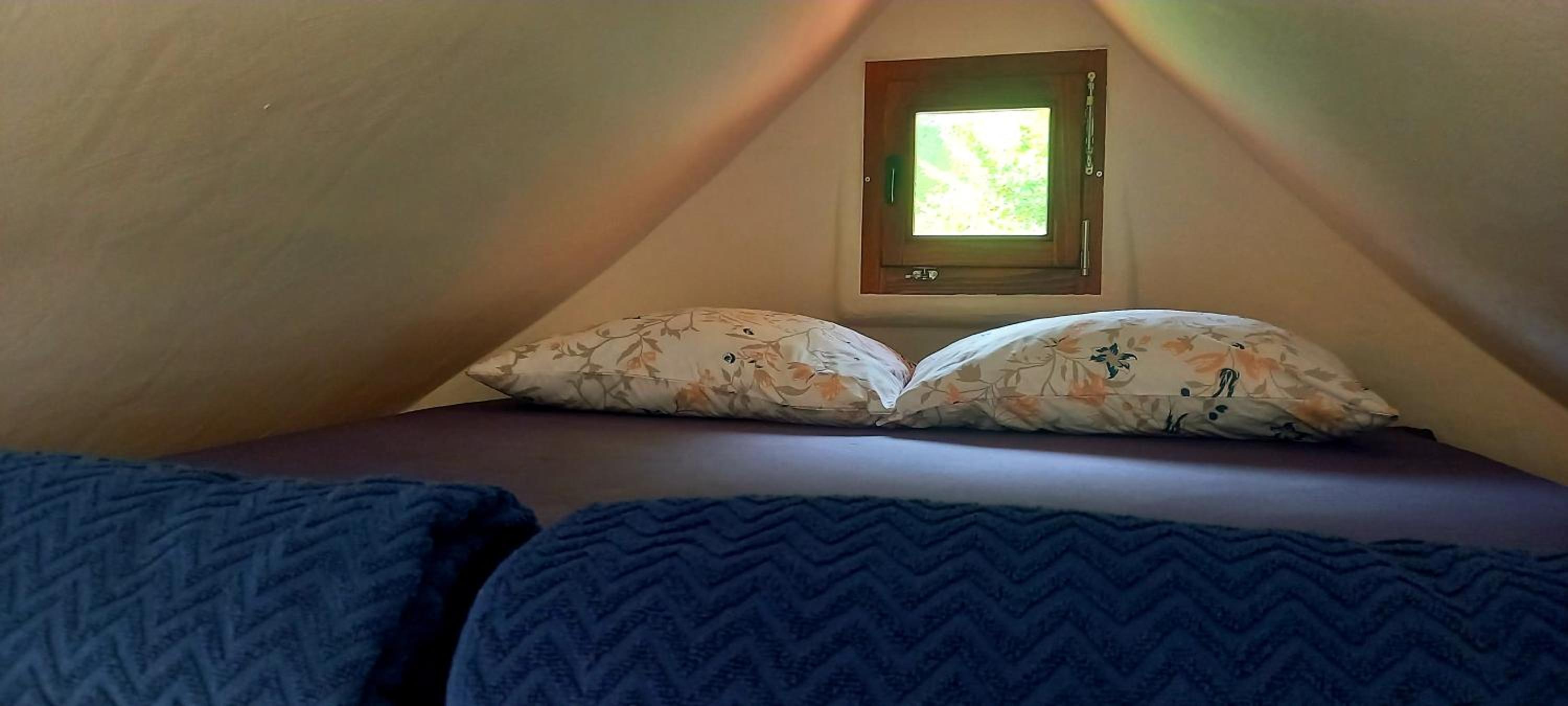 Mobile Home - Photo 16
