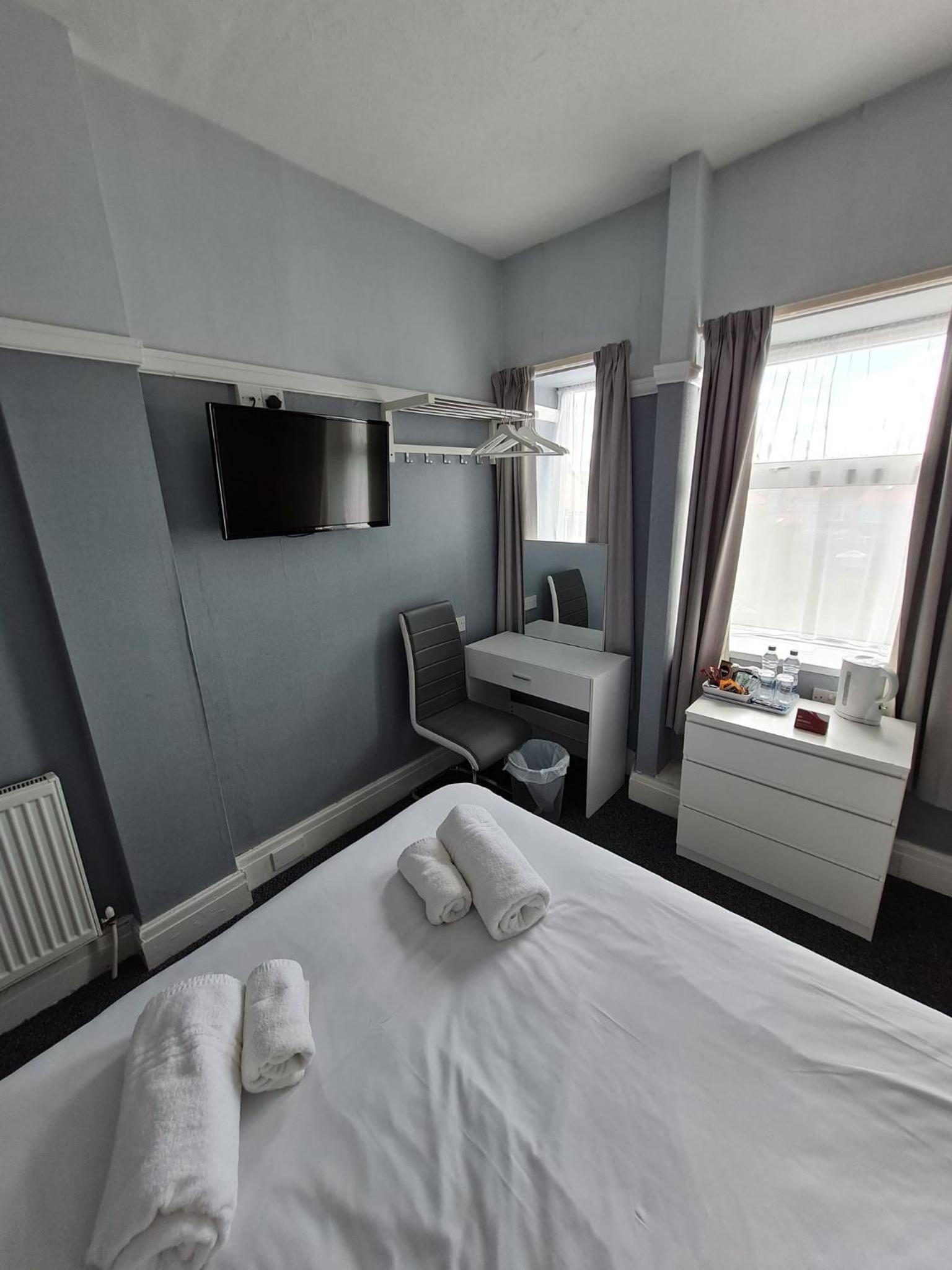 Double Room - Photo 4