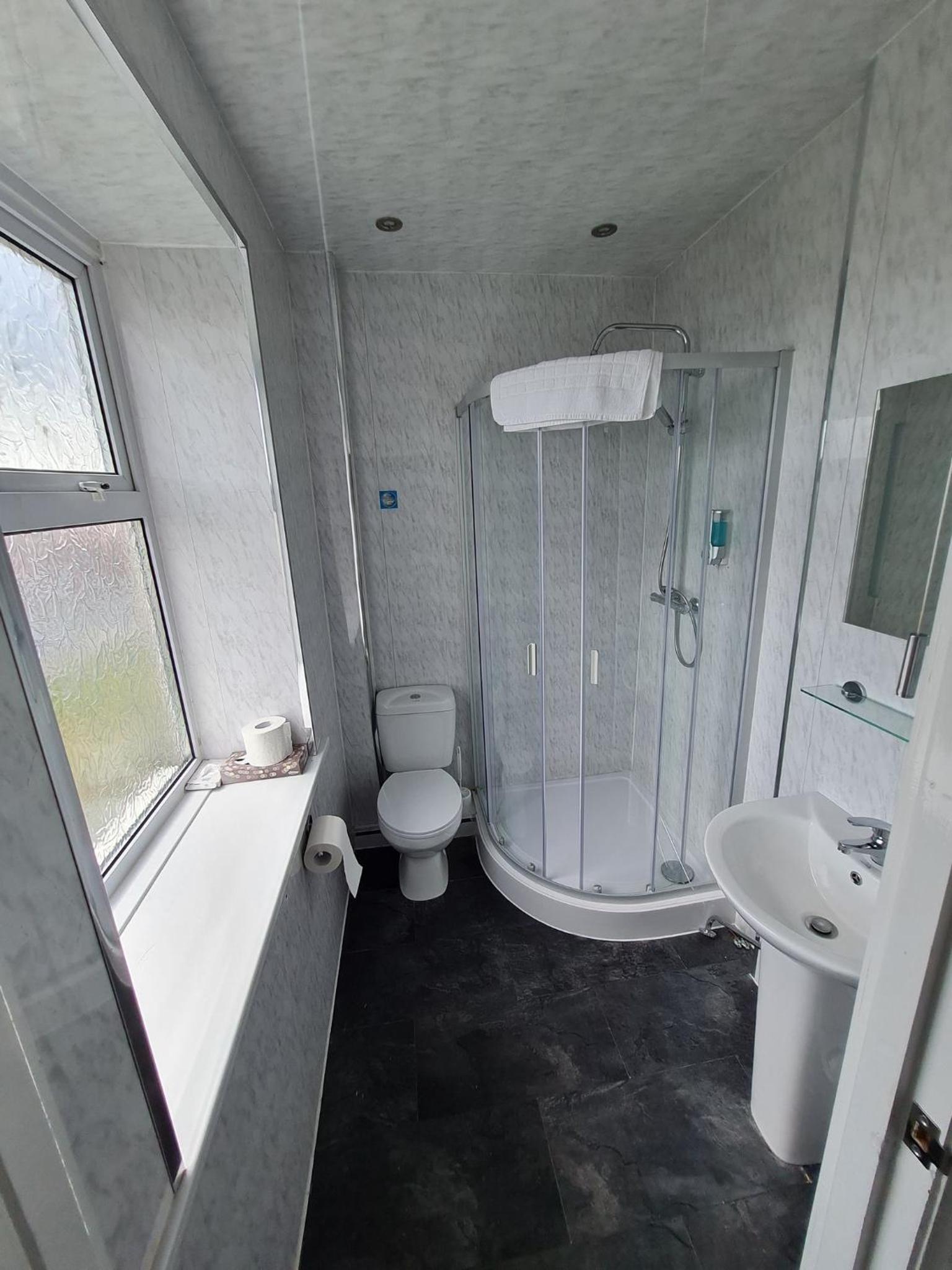 Double Room - Photo 5