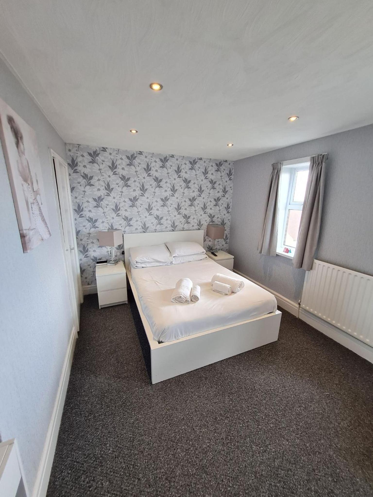Double Room - Photo 6