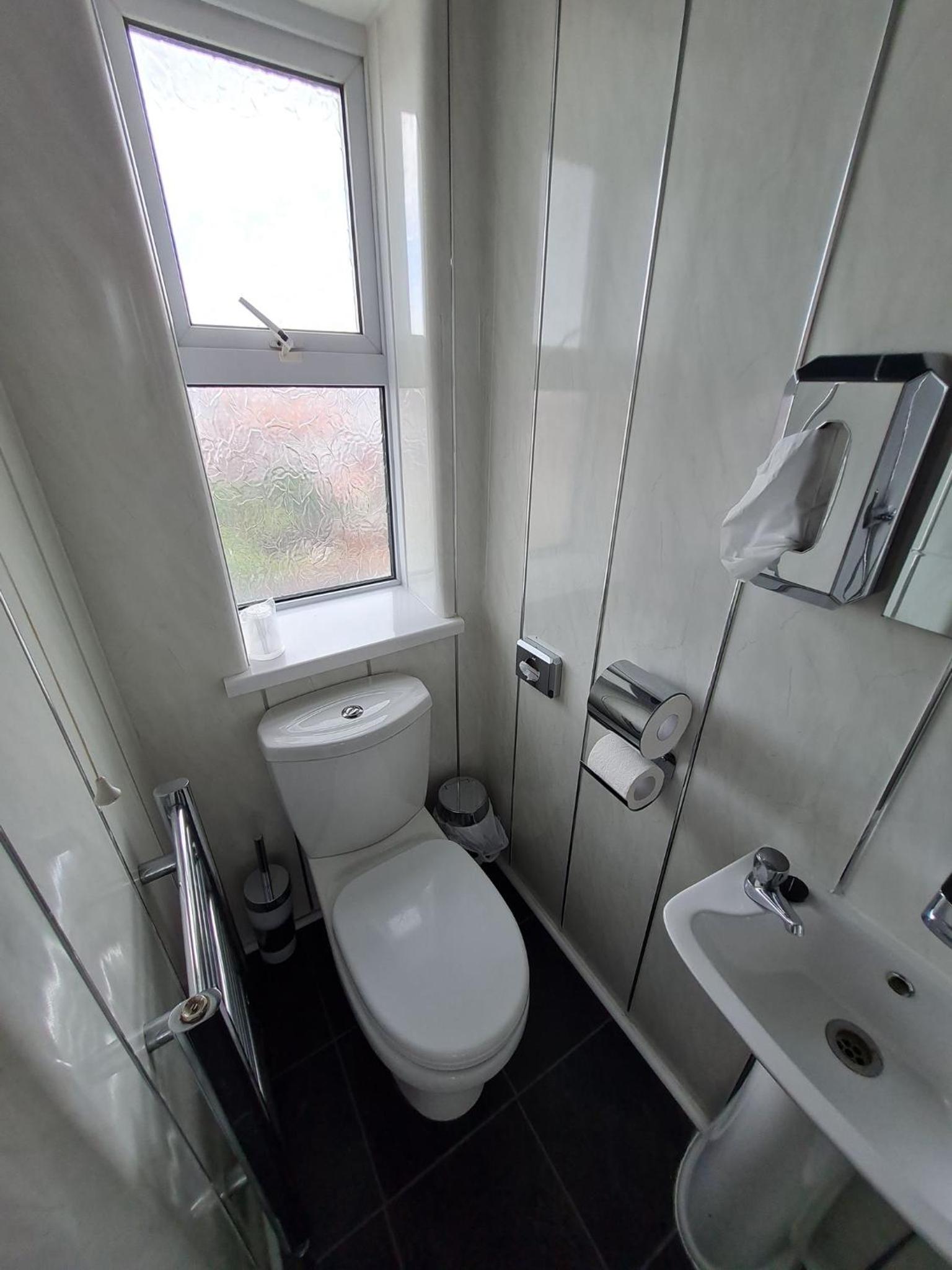 Double Room - Photo 8
