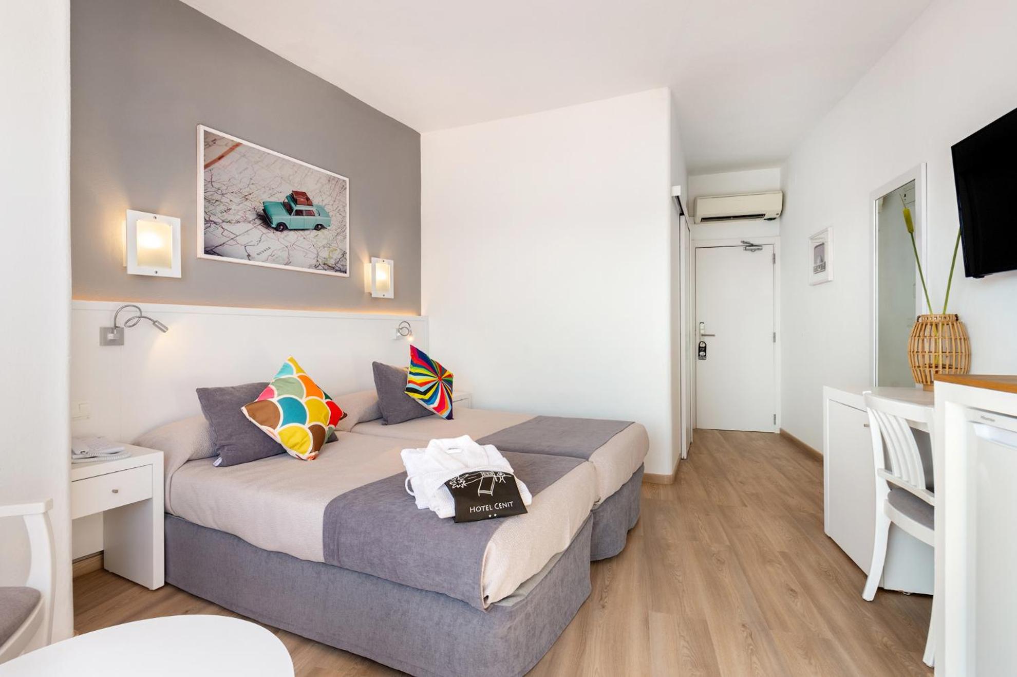 Habitación Doble o con Dos Camas Superior con Vista al Mar