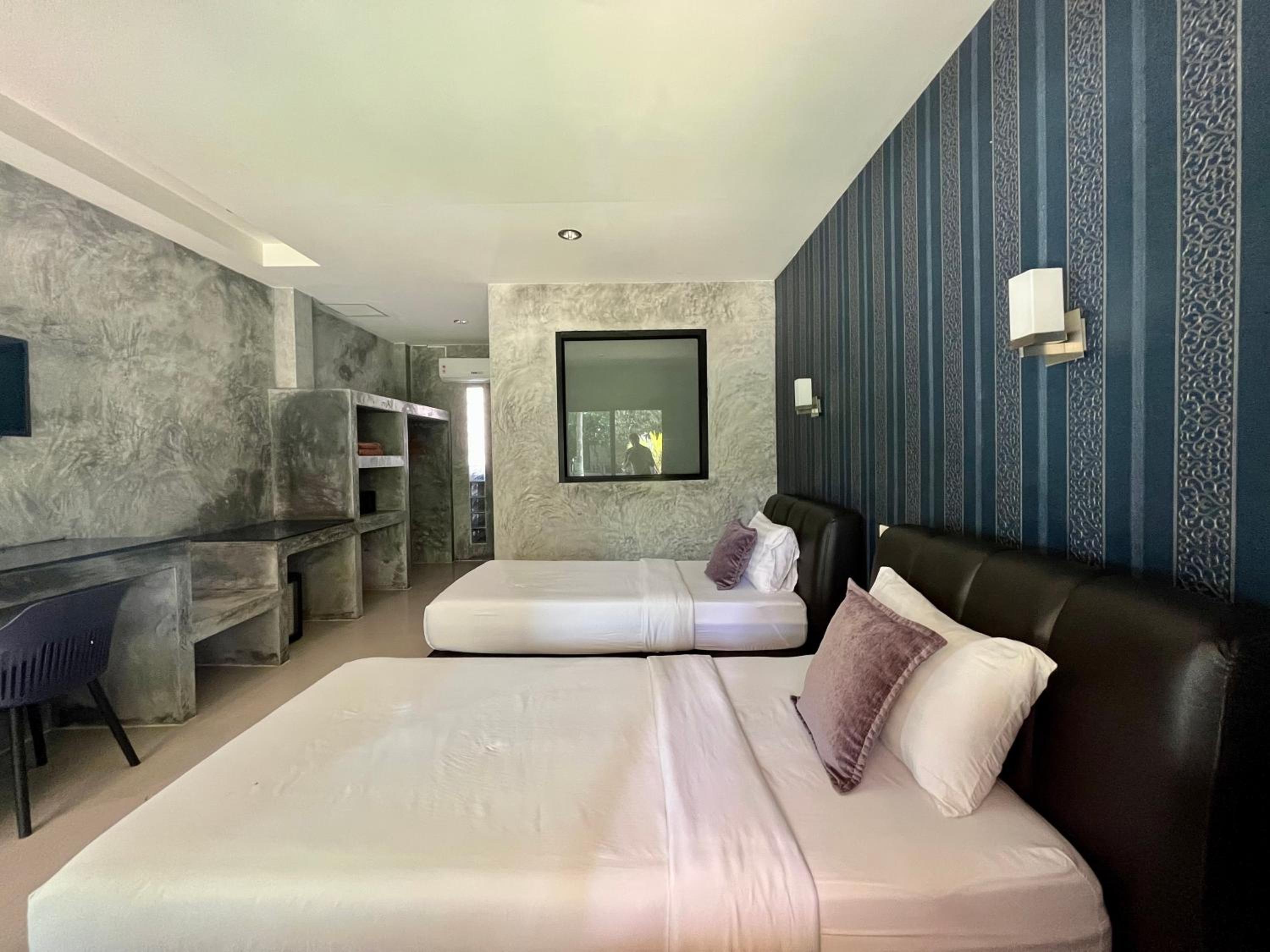 Superior Double or Twin Room photo 3