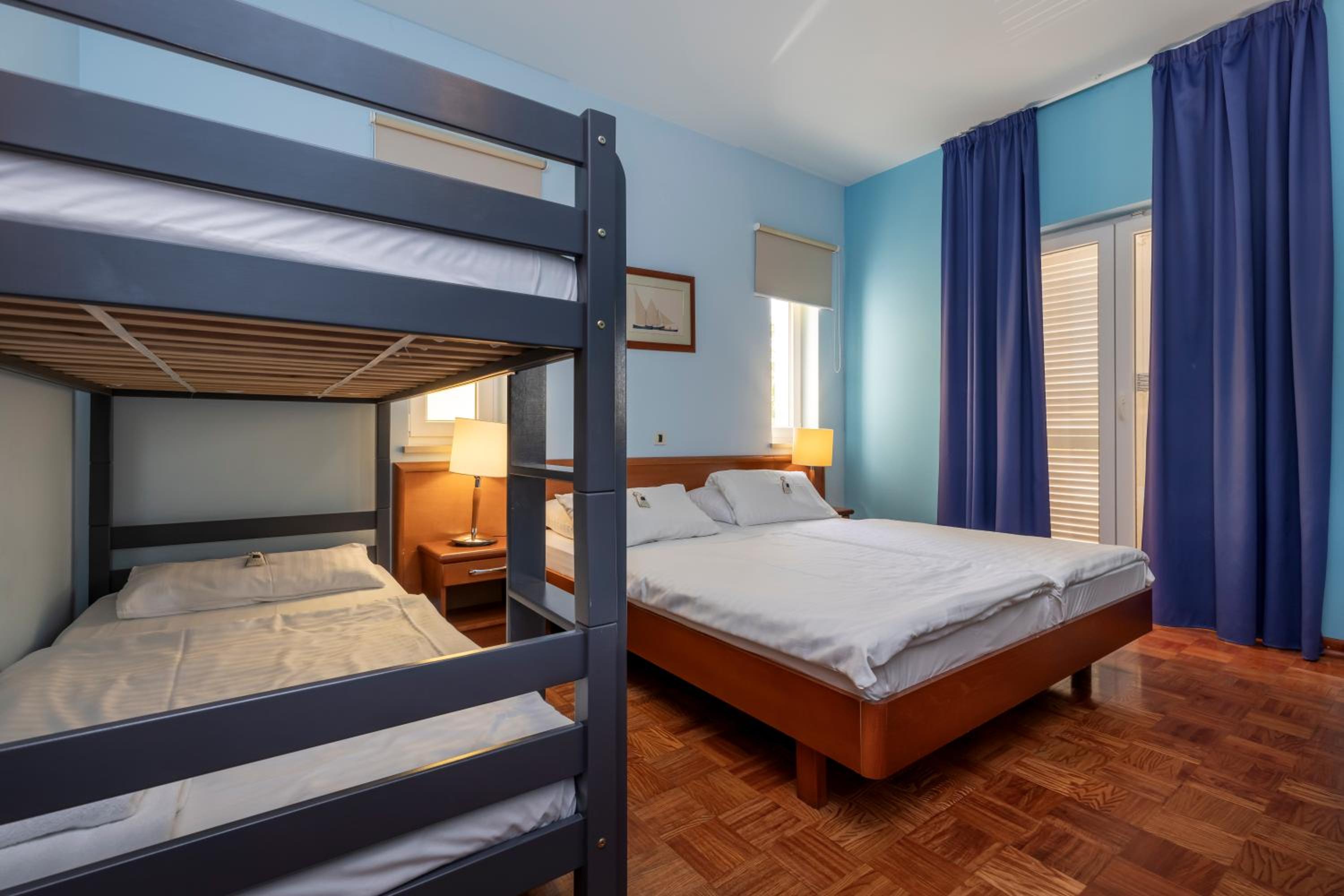 Quadruple Room - Photo 1