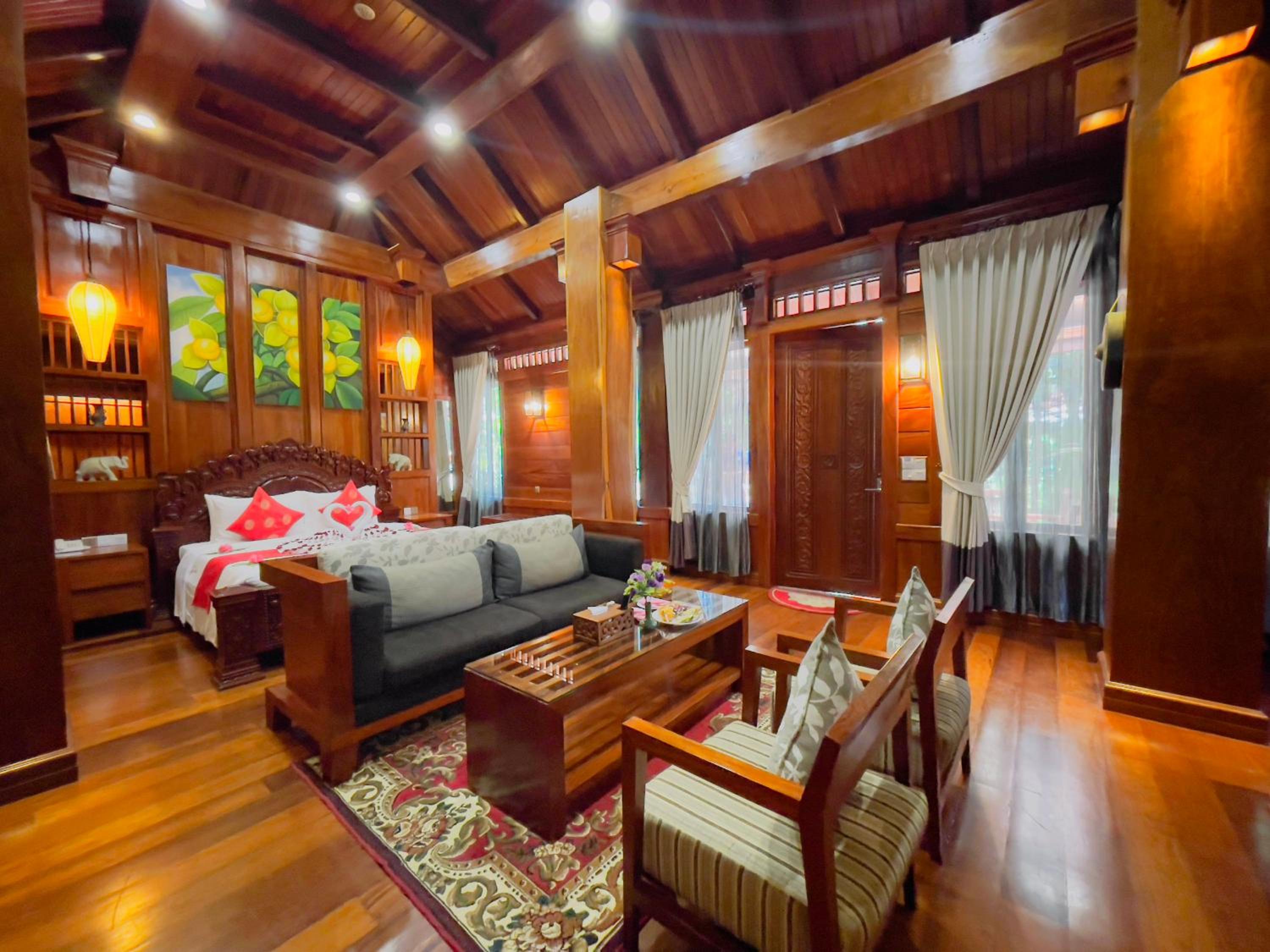 Superior Bungalow photo 1