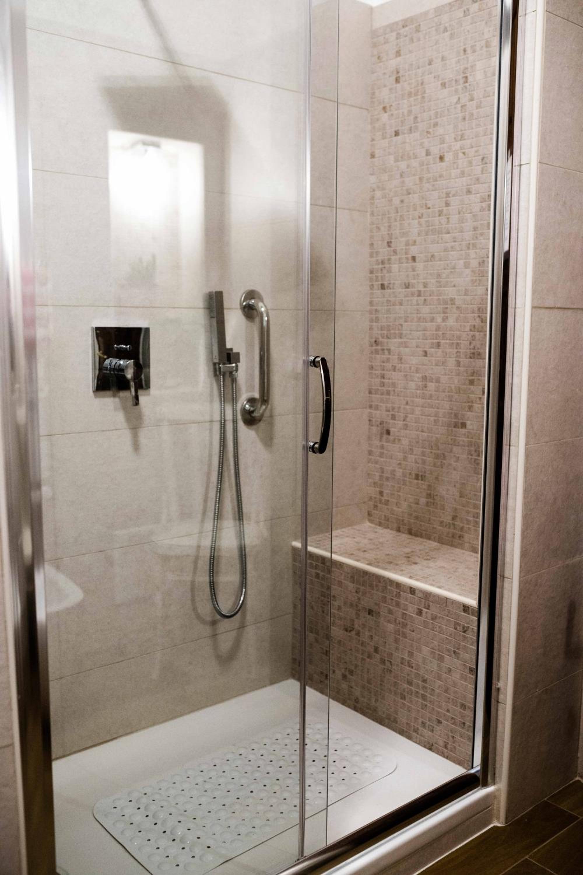 Luxury Quadruple Room photo 2