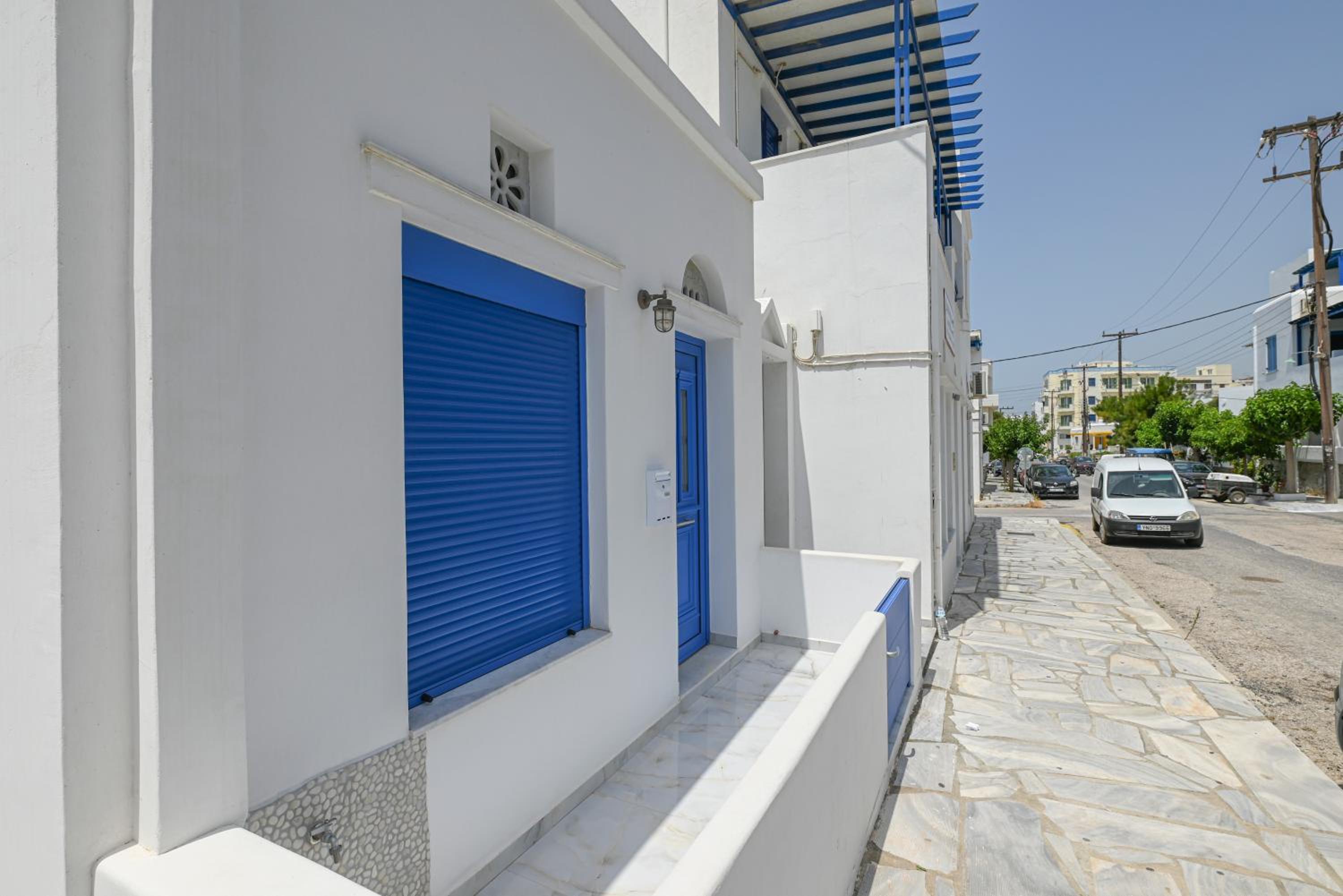 Studio Apartment - Photo 3