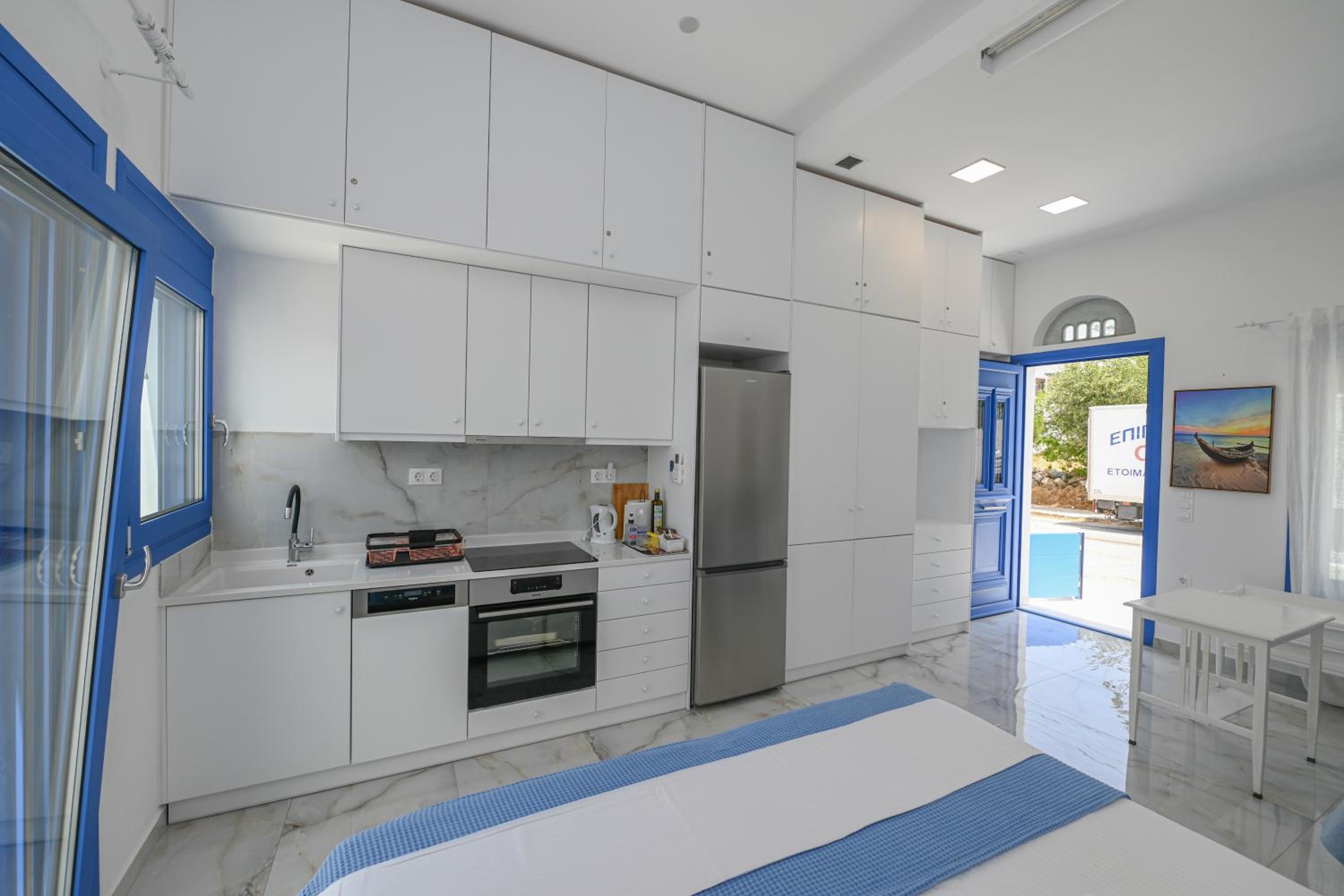 Studio Apartment - Photo 14
