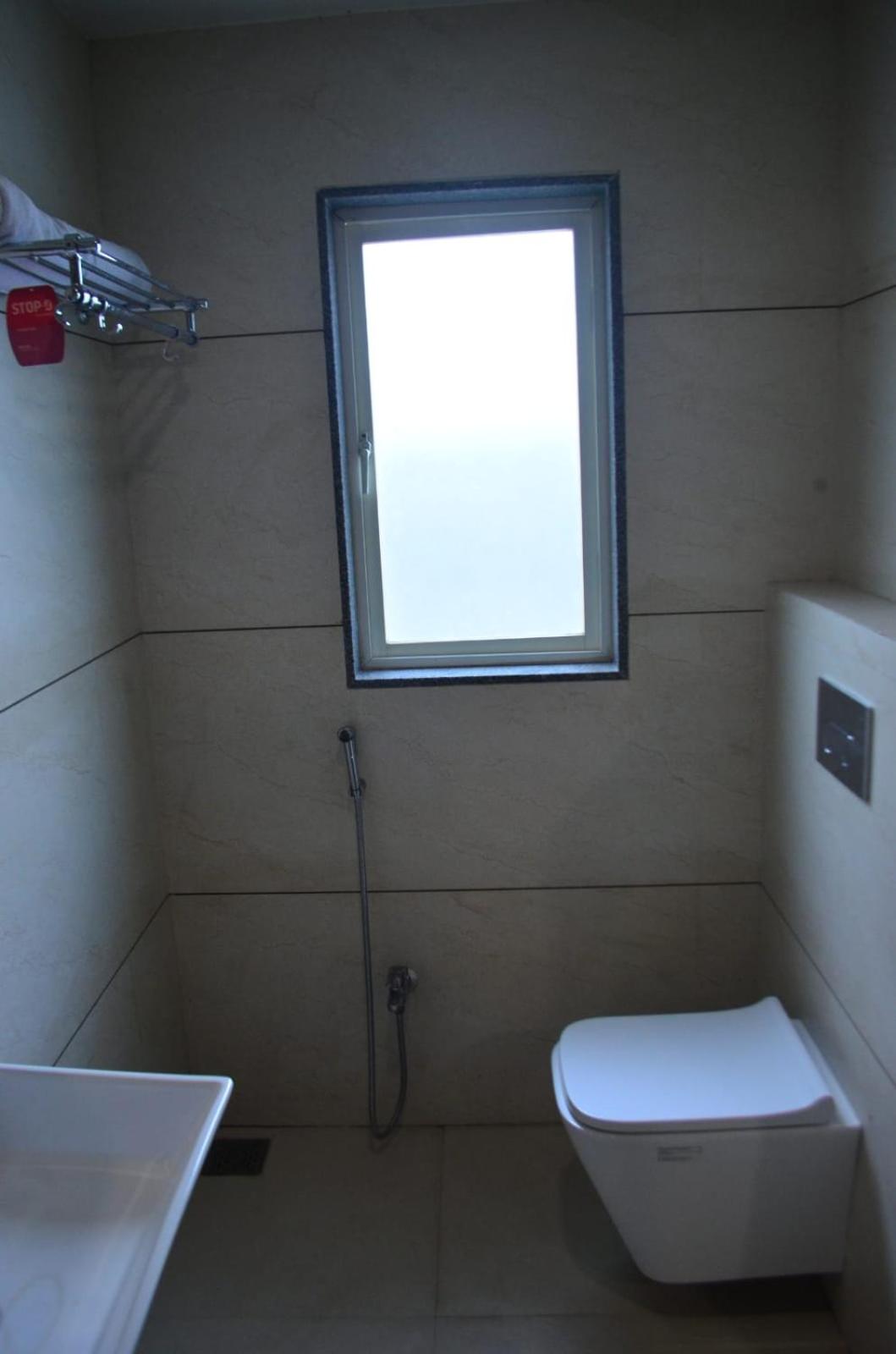 Deluxe Double Room - Photo 11