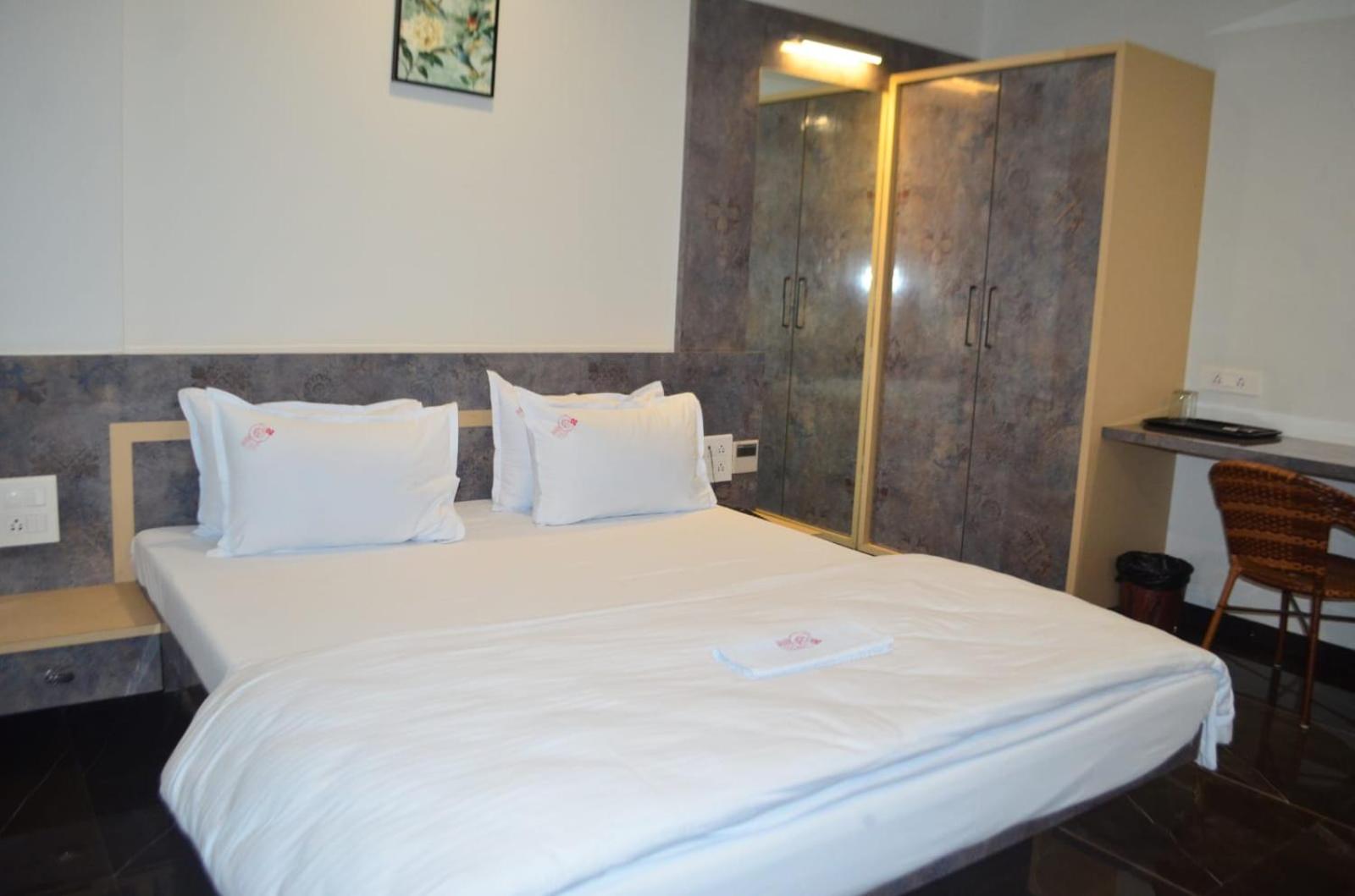 Deluxe Double Room - Photo 1
