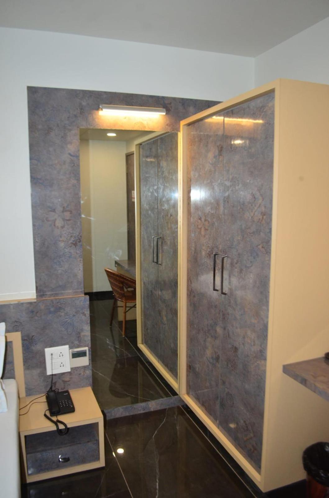Deluxe Double Room - Photo 7