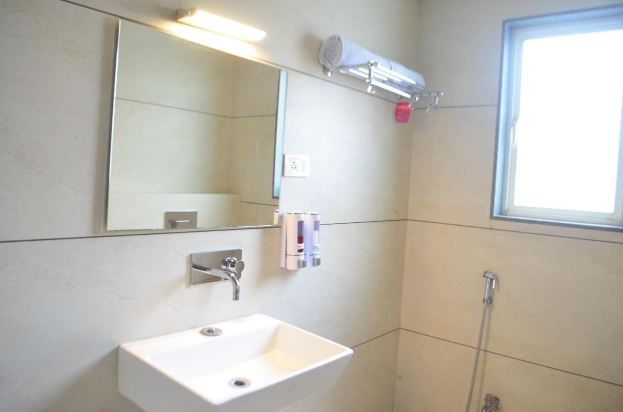 Deluxe Double Room - Photo 16