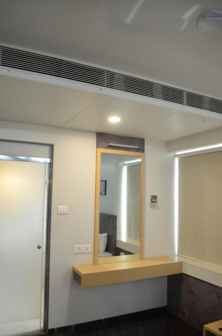 Deluxe Double Room - Photo 13