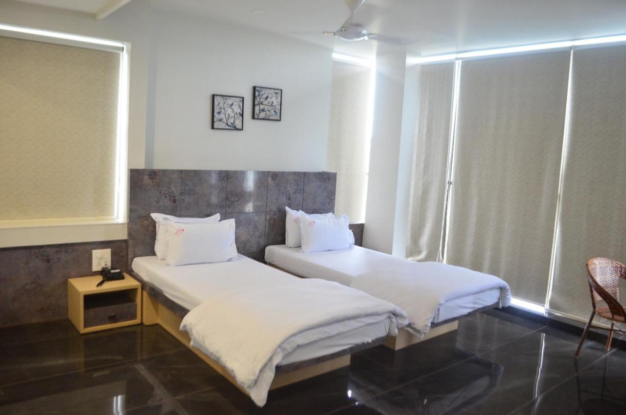 Deluxe Twin Room - Photo 18