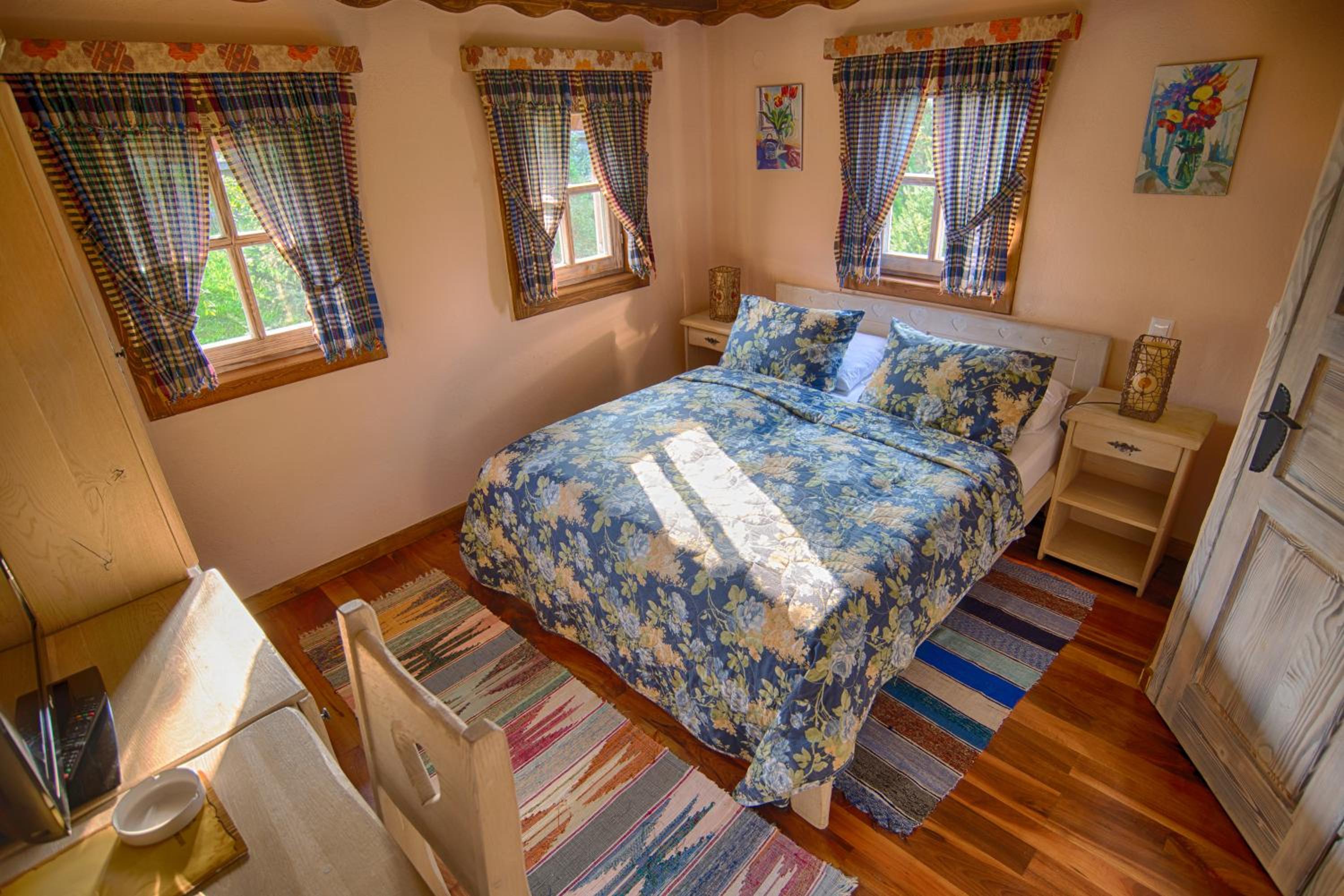 Double Room - Photo 6