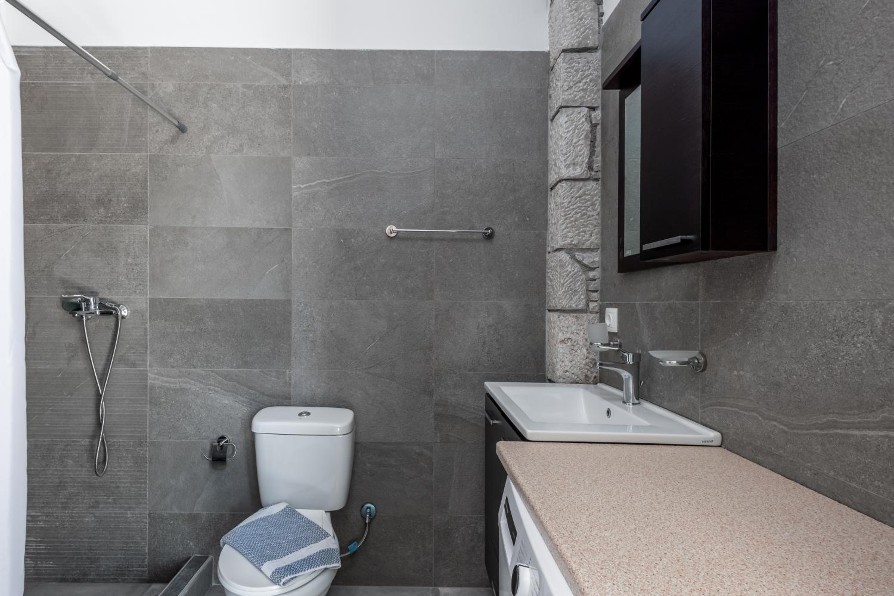 Junior Suite with Private Pool - Photo 8