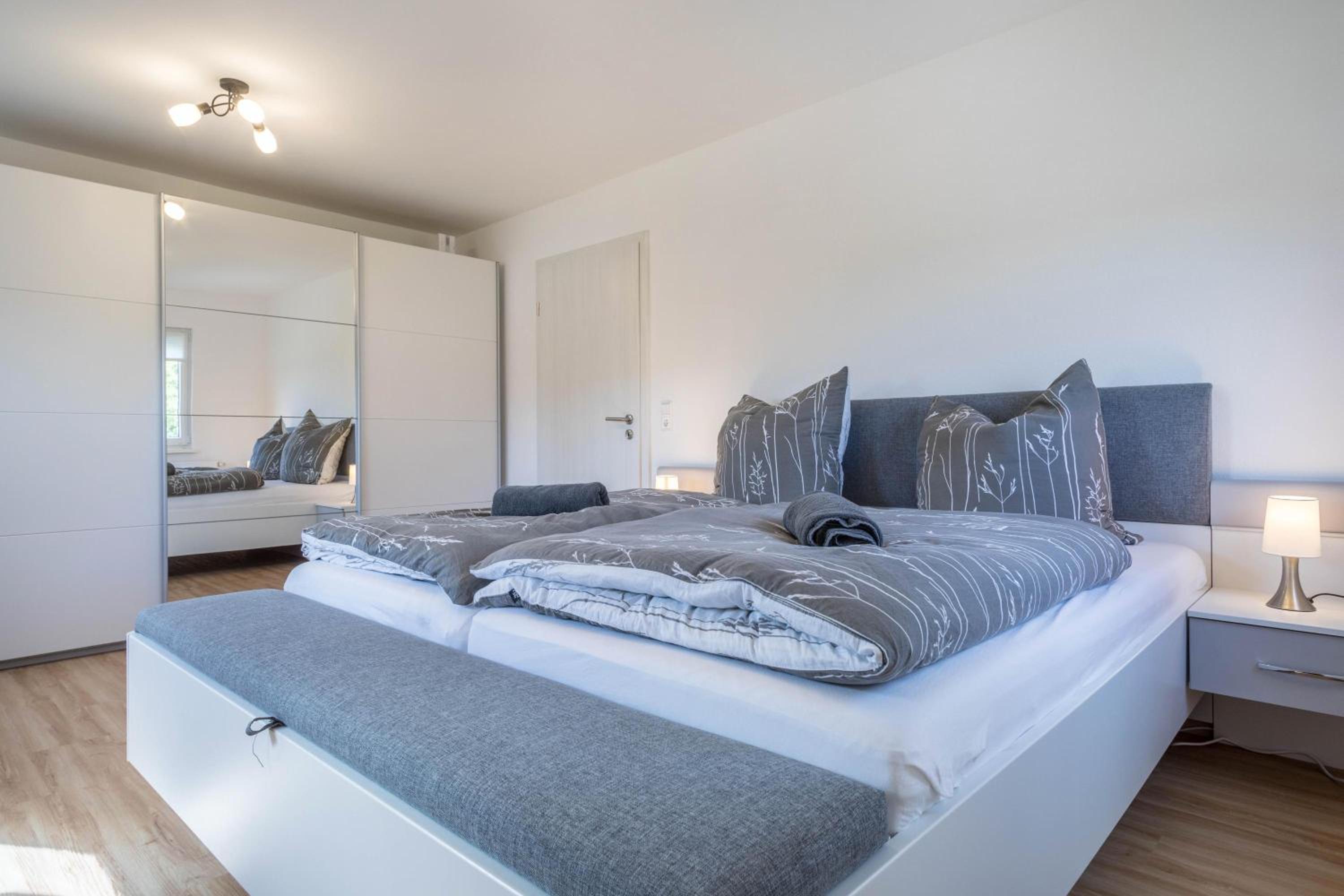Two-Bedroom Deluxe Apartment with Garden View photo 3