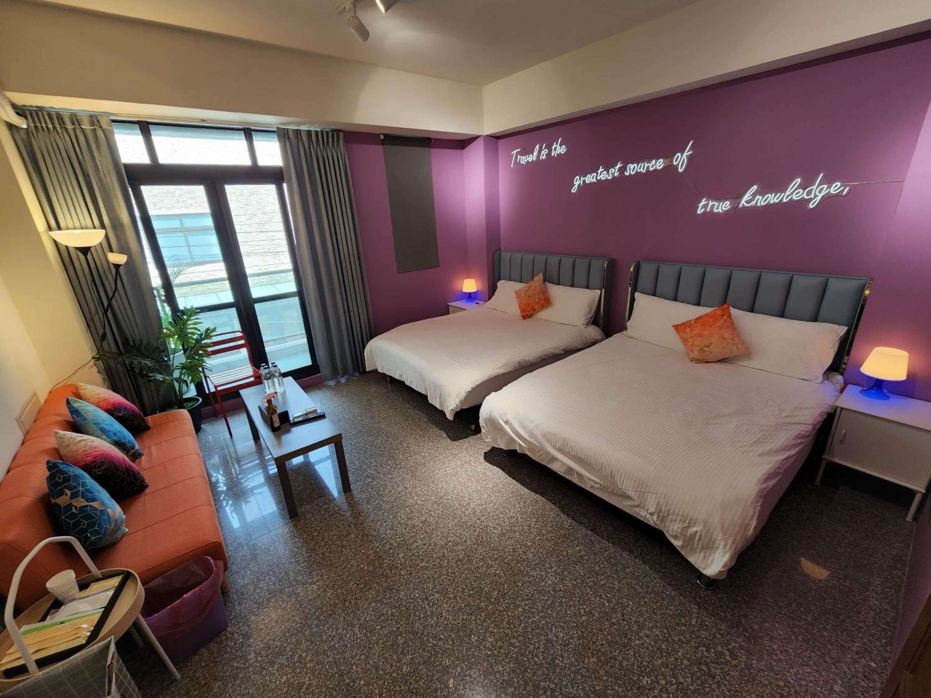 Quadruple Room with Private Bathroom photo 1